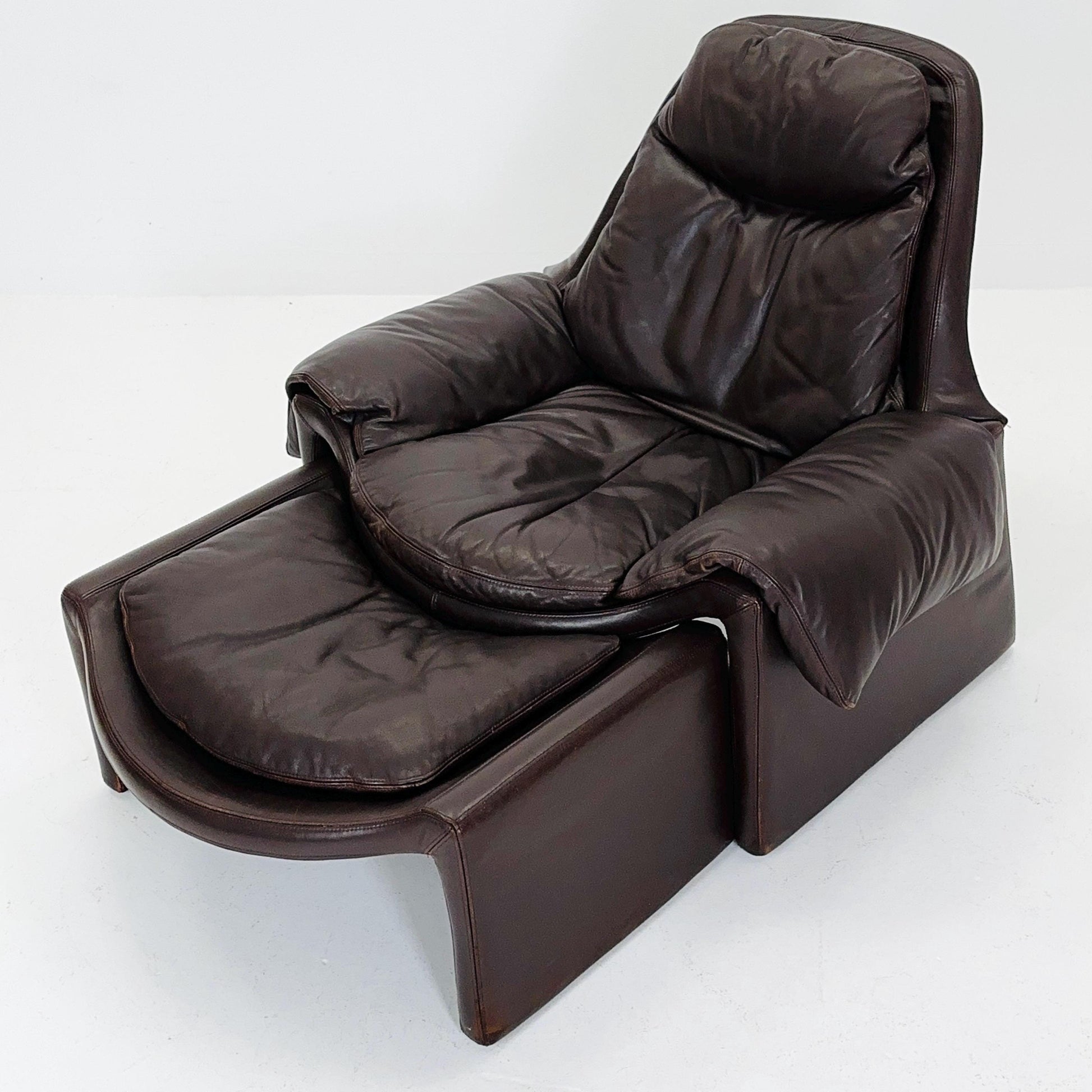 Mid century Proposals leather Armchair with ottoman by Vittorio Introini for Saporiti, Italy 1970