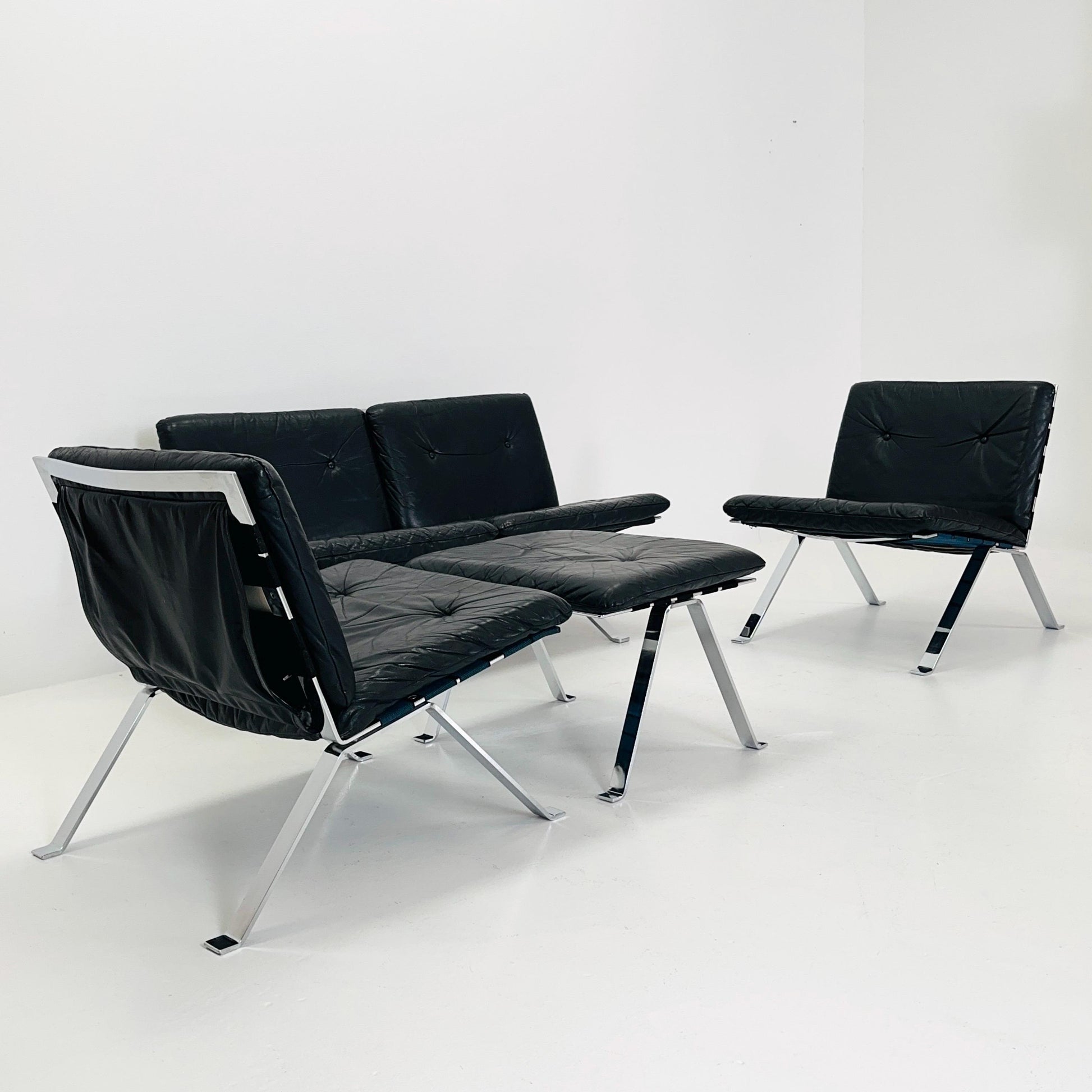 Set of 4 items Mid century leather lounge Euro lounge chairs by Hans Eichenberger for Girsberger - 1960s Switzerland
