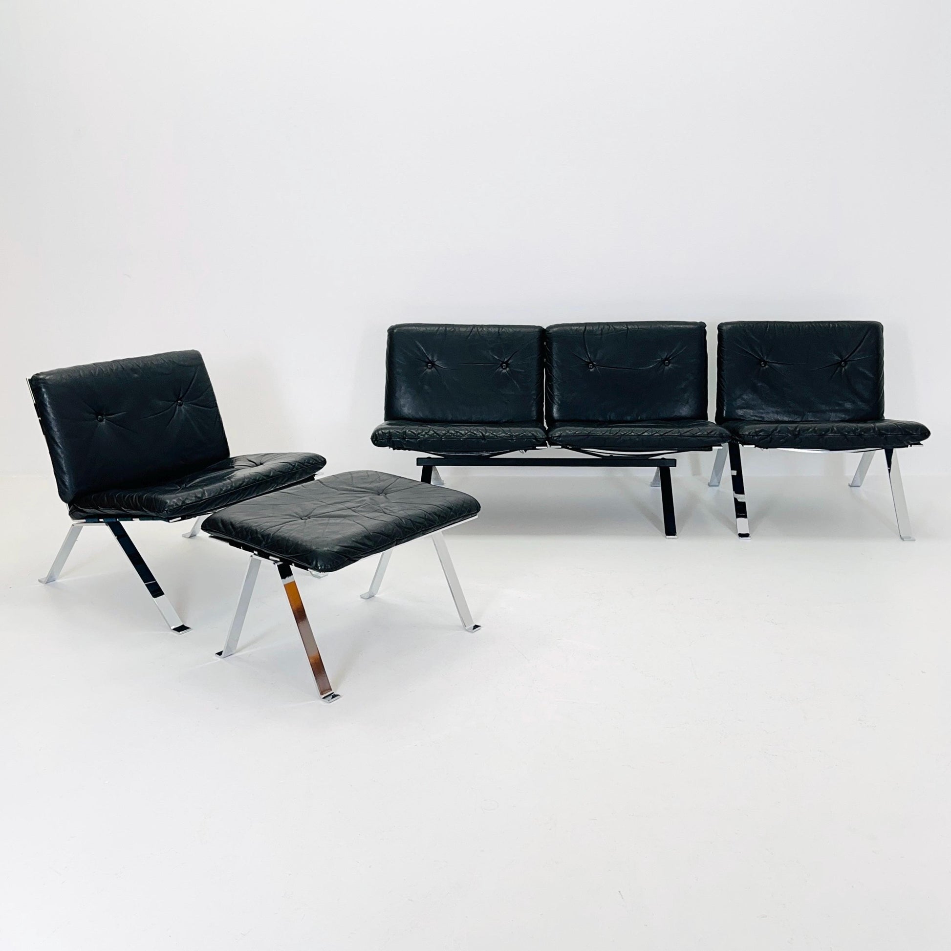 Set of 4 items Mid century leather lounge Euro lounge chairs by Hans Eichenberger for Girsberger - 1960s Switzerland