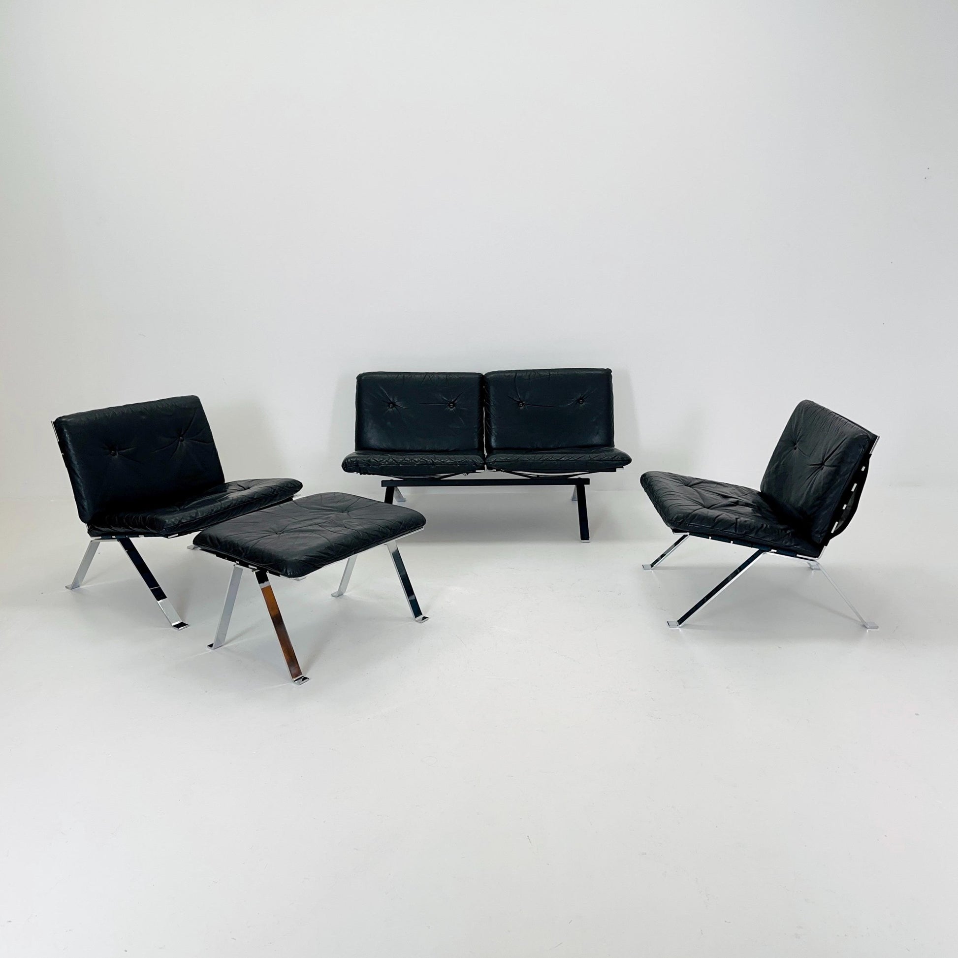 Set of 4 items Mid century leather lounge Euro lounge chairs by Hans Eichenberger for Girsberger - 1960s Switzerland