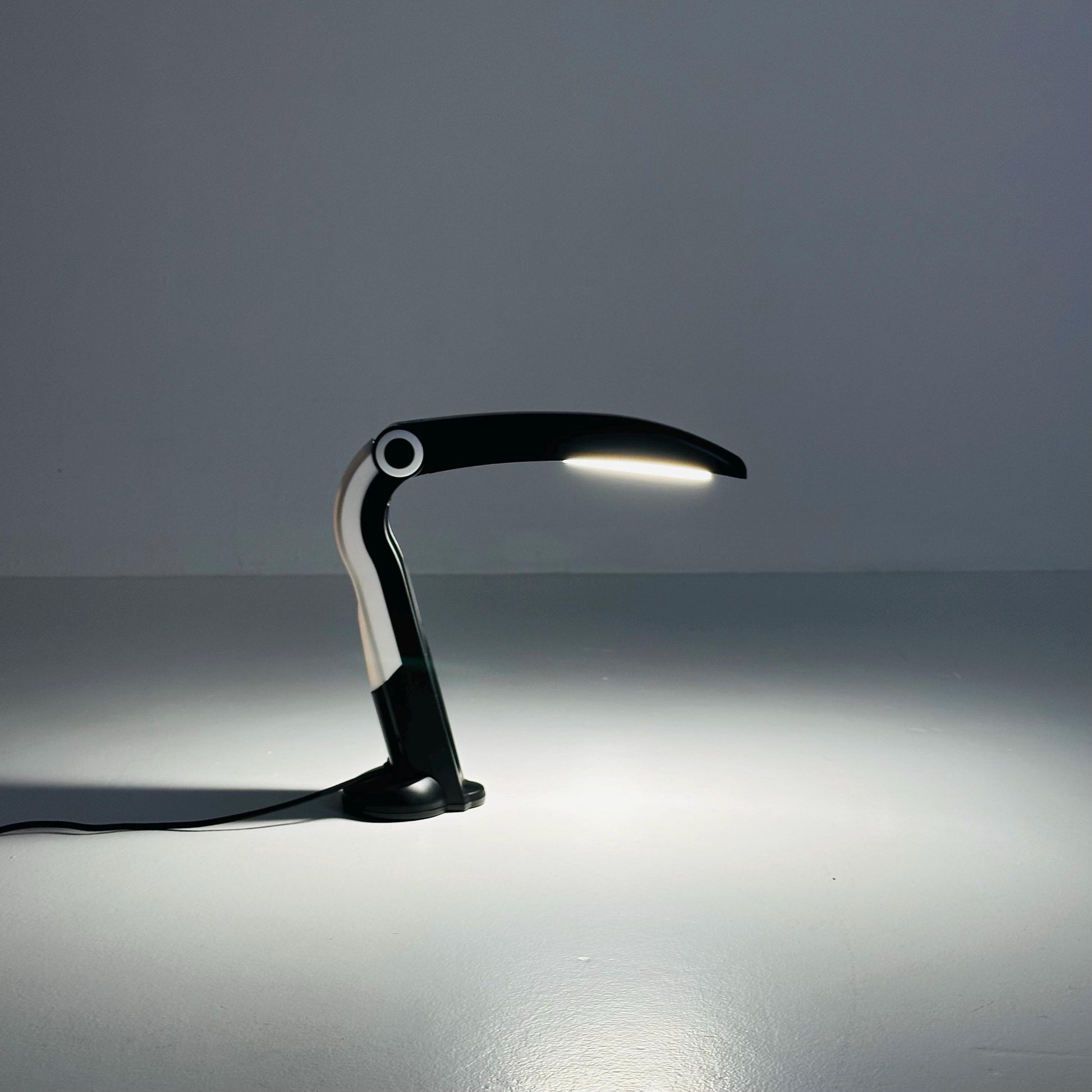 Mid century Spaceage H.T. Huang Toucan Lamp Table Black White version by Huanglite 1980s