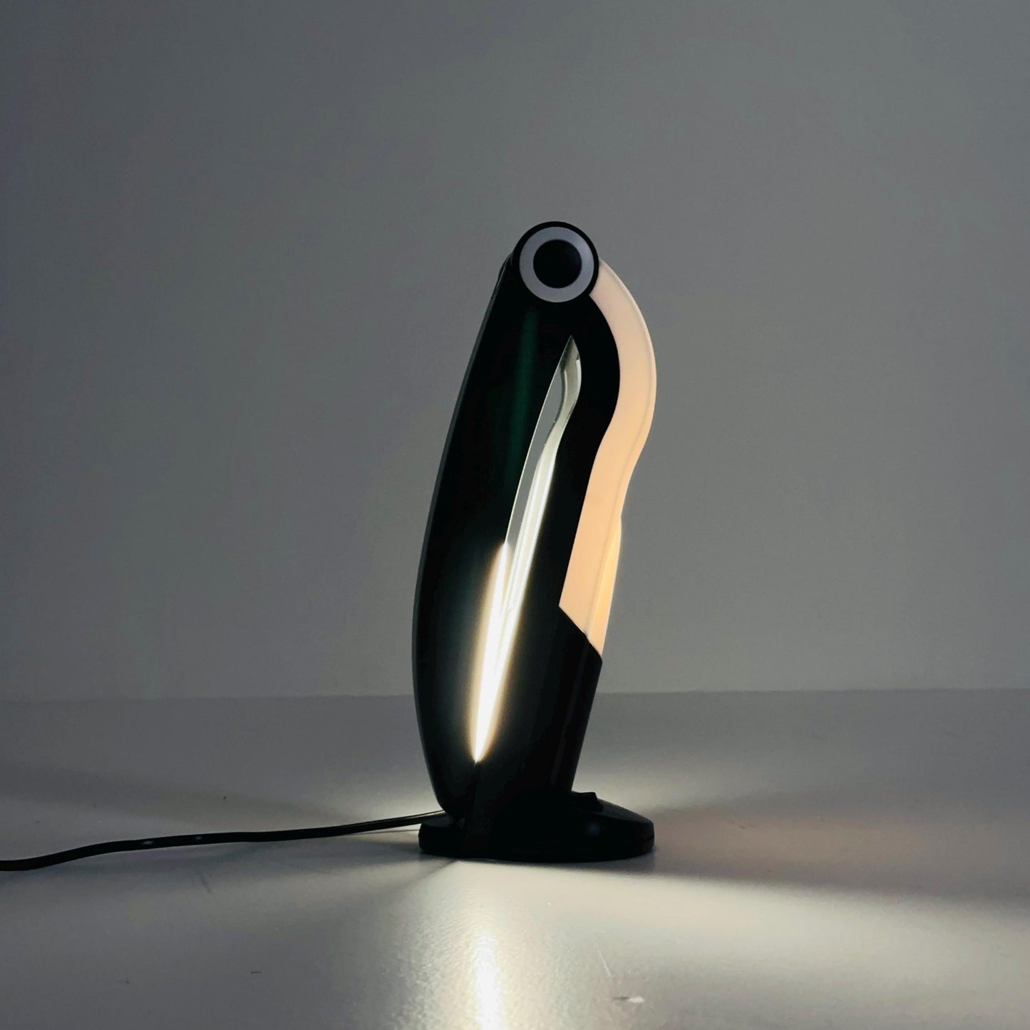 Mid century Spaceage H.T. Huang Toucan Lamp Table Black White version by Huanglite 1980s