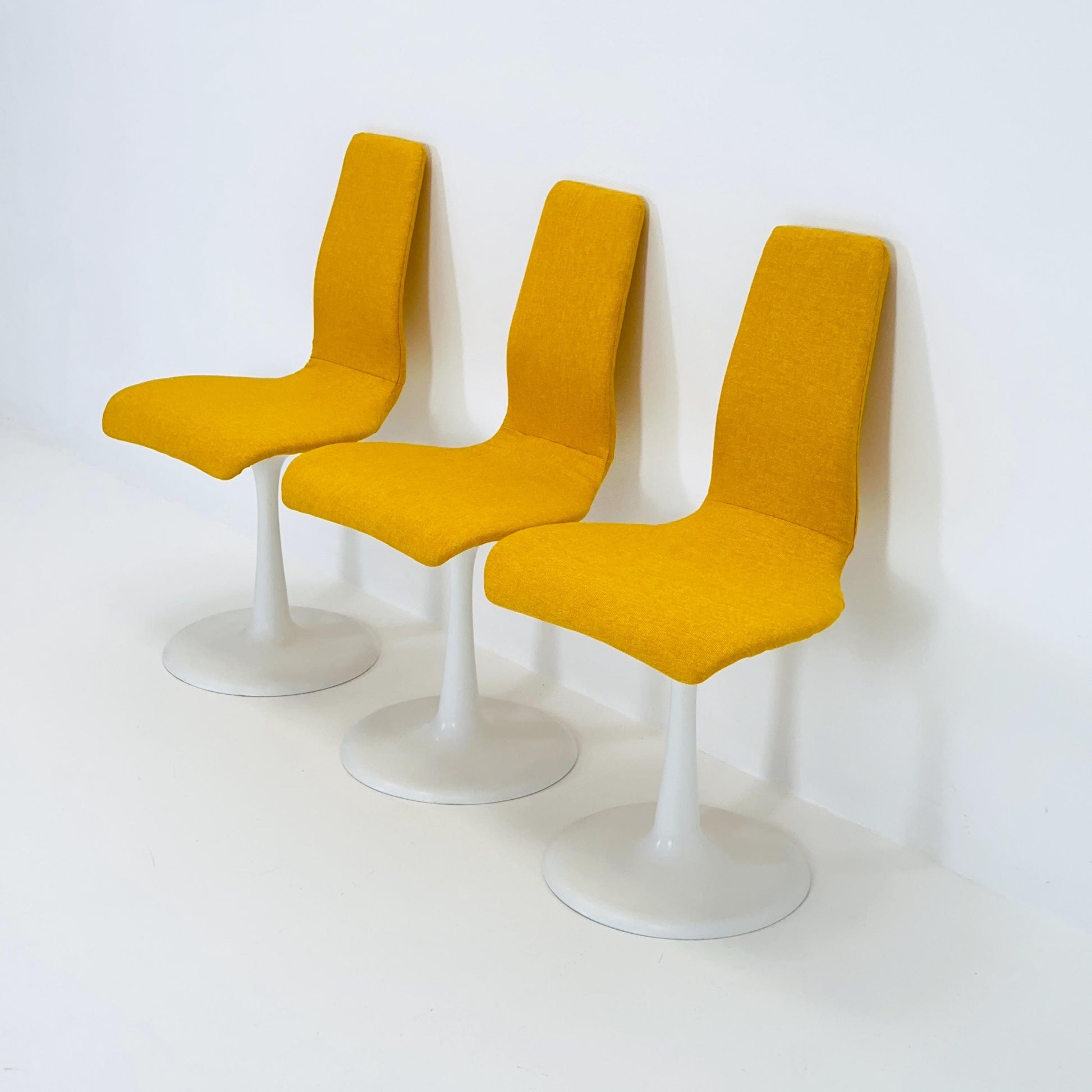Set of 3 Mid-Century Space Age Dining Chairs Tulip Bases –by Läsko Studioform International, 1970s Germany