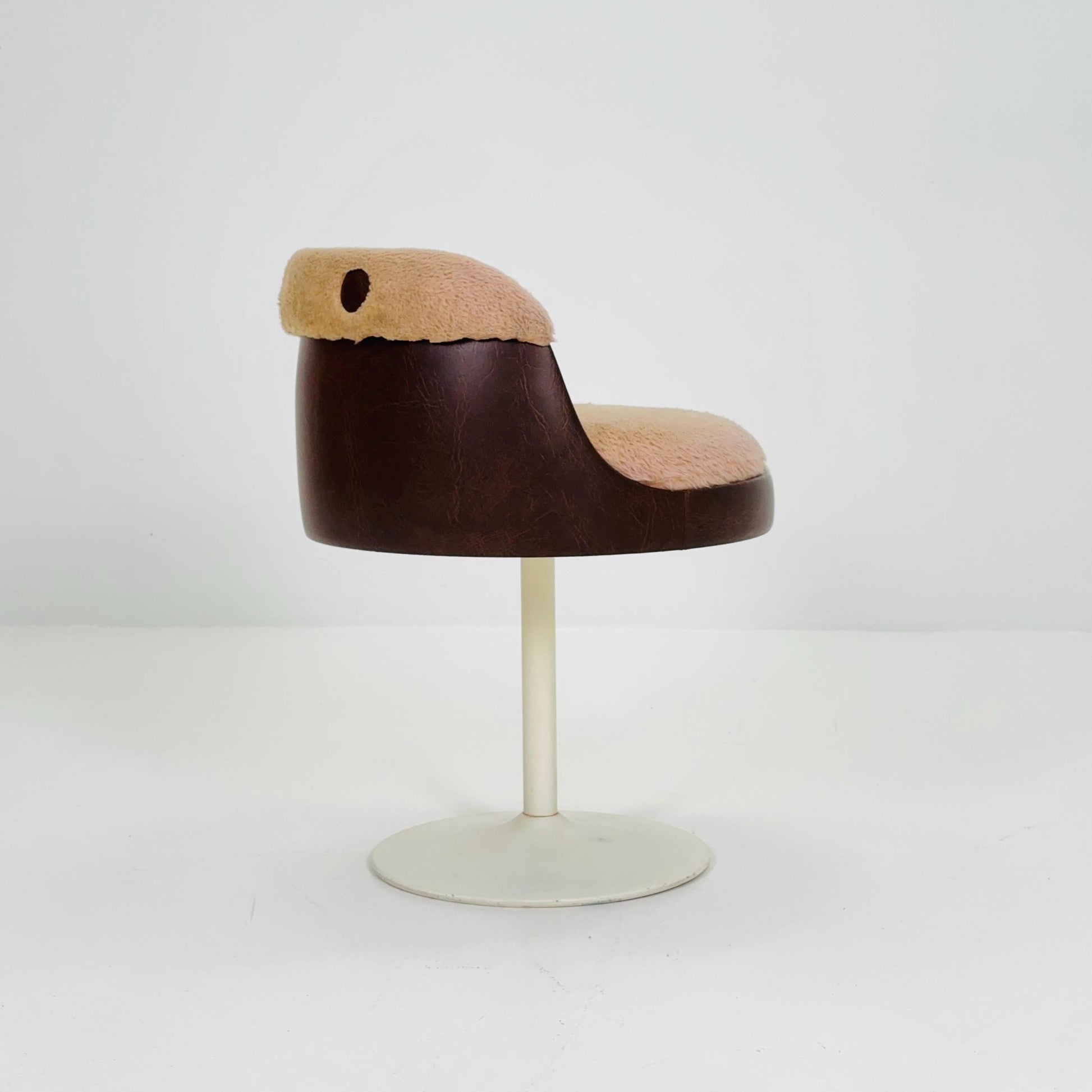 Mid-Century Space Age Tulip Chair in Teddy Fabric | 1970s Netherlands |
