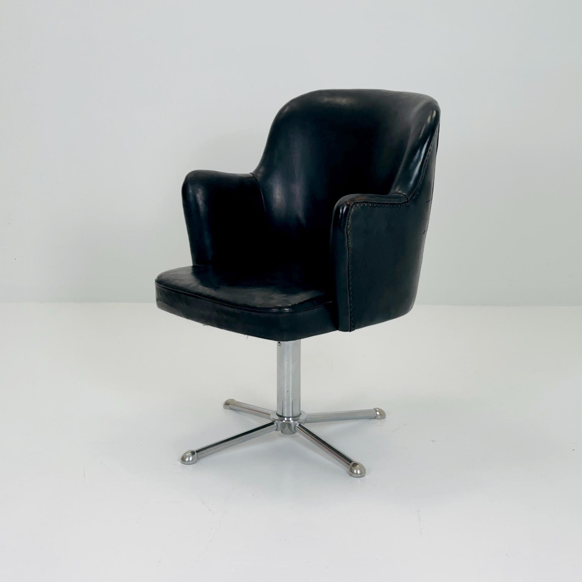 Mid century Olli Mannermaa black Leather Kilta armchair by Eugen Schmidt & Cassina Martela 1970s