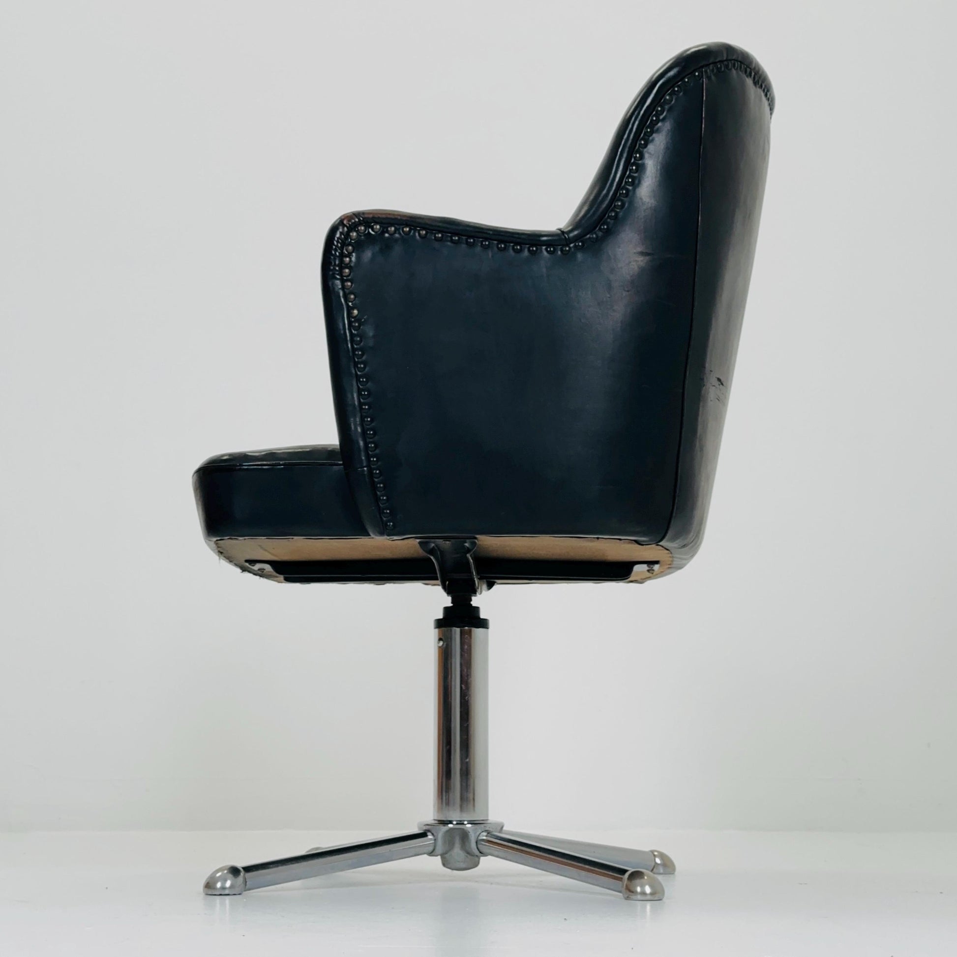 Mid century Olli Mannermaa black Leather Kilta armchair by Eugen Schmidt & Cassina Martela 1970s