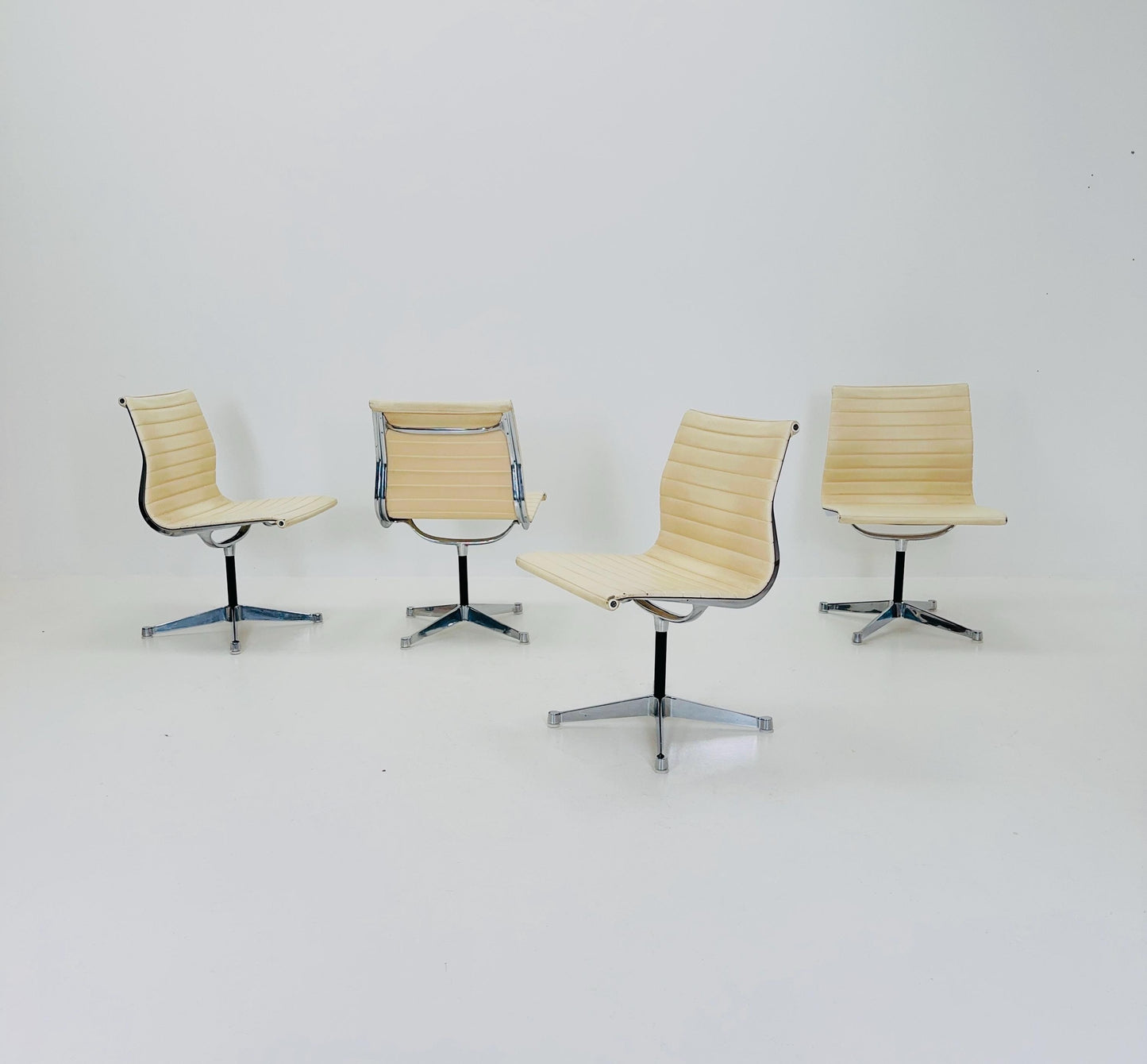 Set of 6 Mid Century EA105-EA108 chairs by Charles & Ray Eames for Herman Miller, 1970s USA