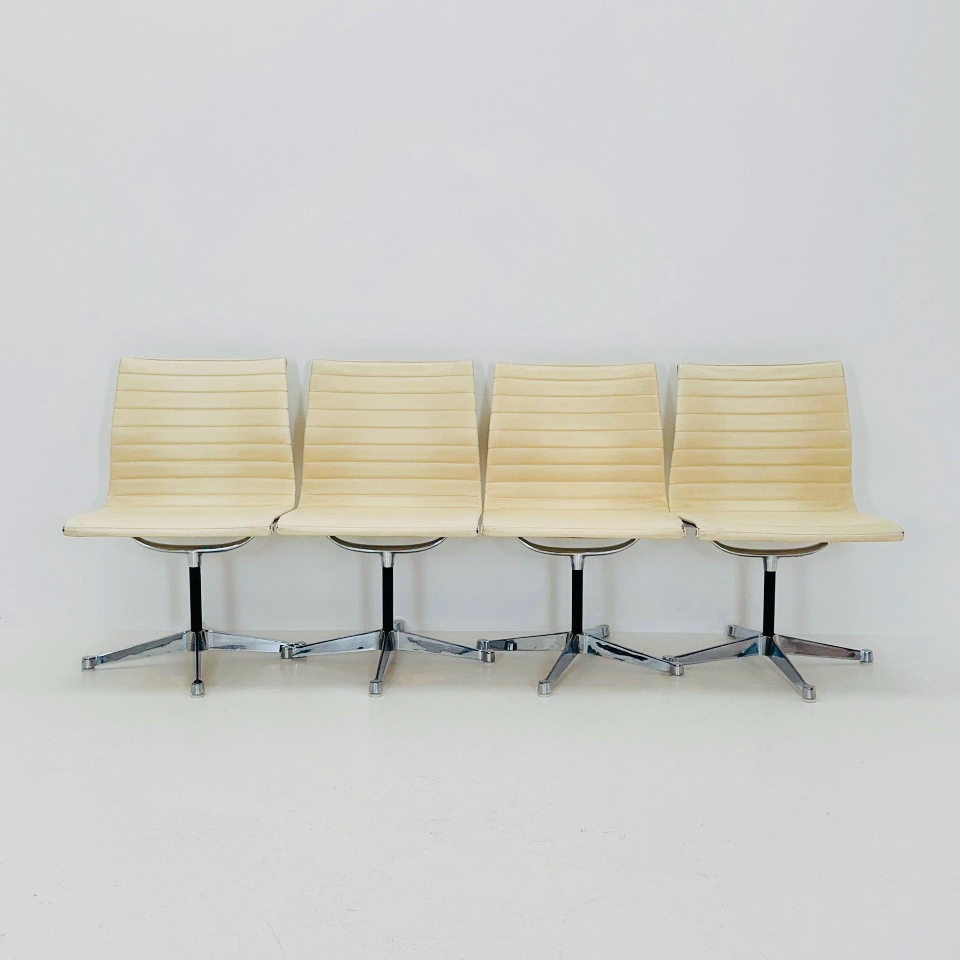 Set of 6 Mid Century EA105-EA108 chairs by Charles & Ray Eames for Herman Miller, 1970s USA