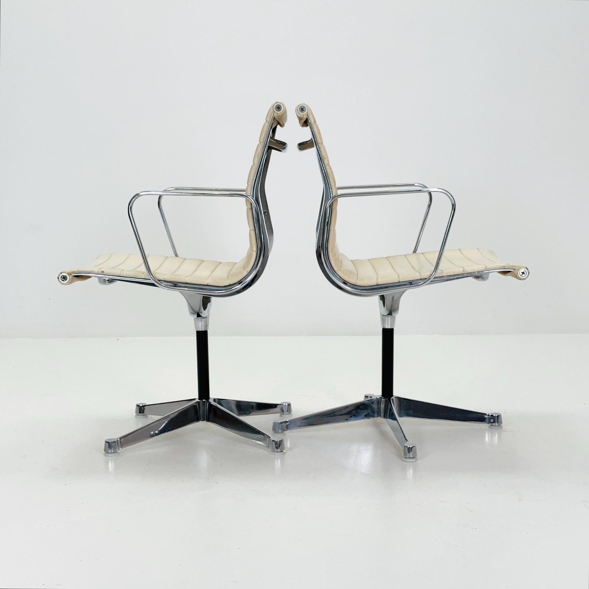 Set of 6 Mid Century EA105-EA108 chairs by Charles & Ray Eames for Herman Miller, 1970s USA