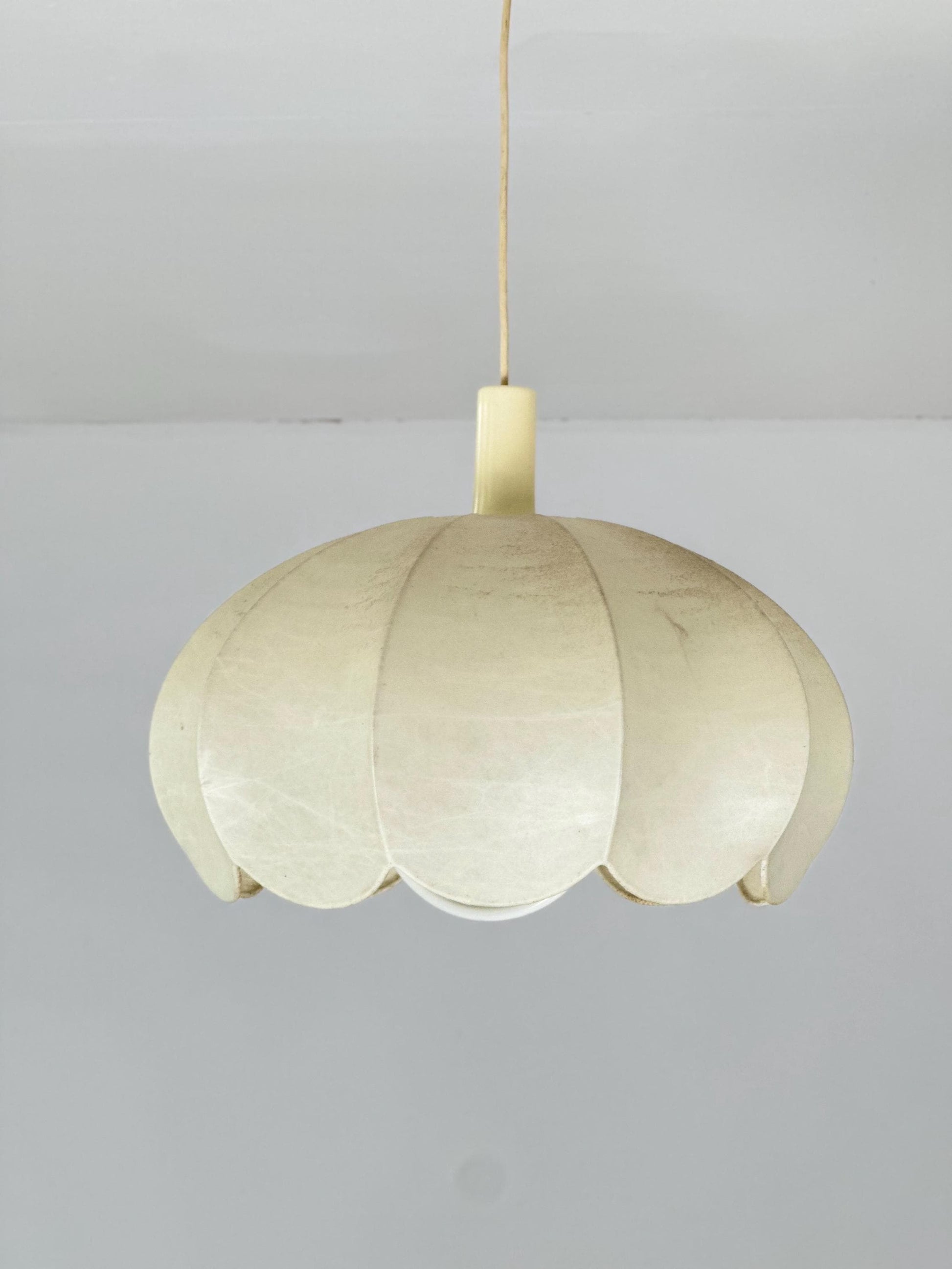 Mid century rare pendant lamp from the Cocoon series Designer Achille & Pier Giacomo Castiglioni Bovezzo (Italy) 1960s