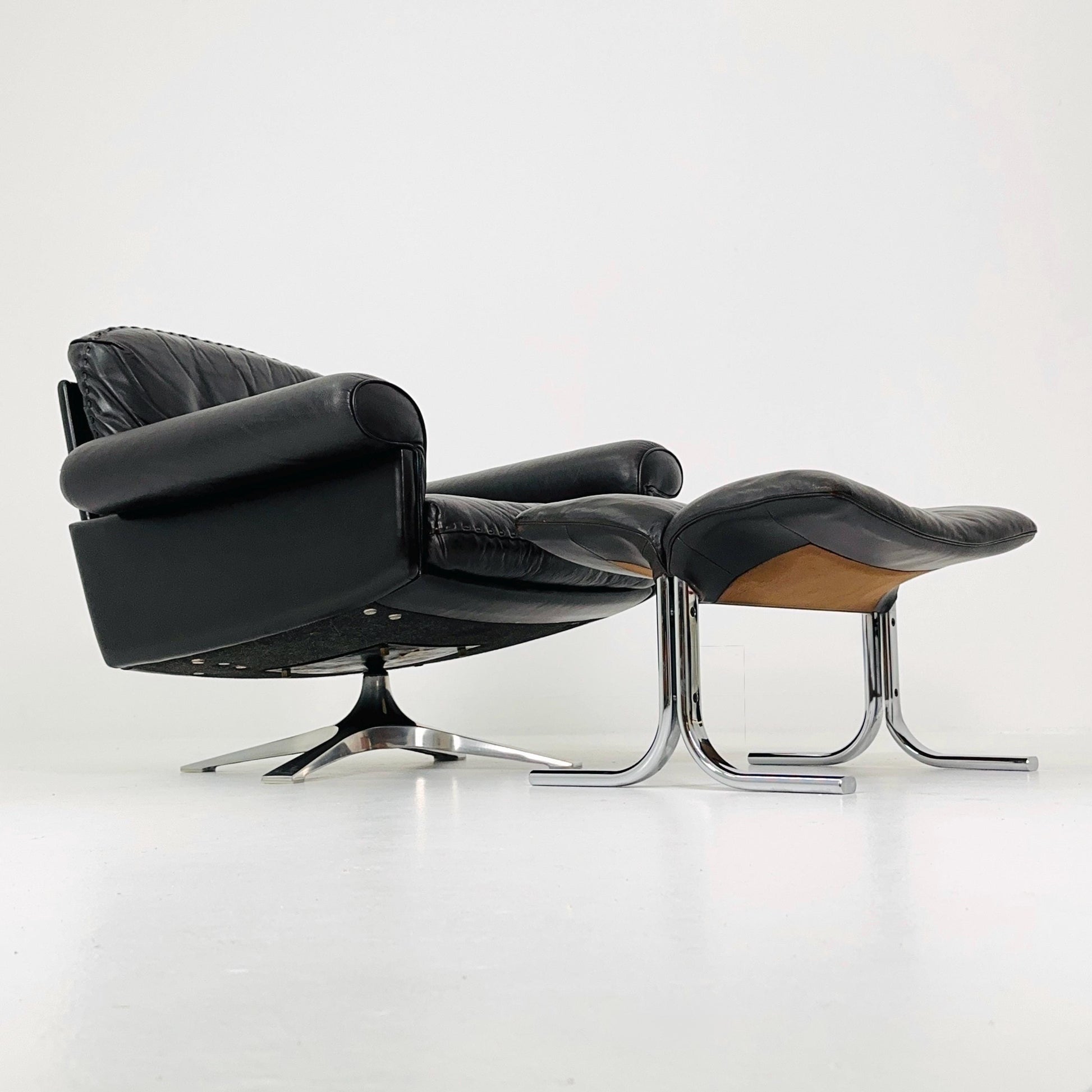 Mid Century De Sede "DS-31" armchair & ottoman in chocolate brown, Switzerland 1970s