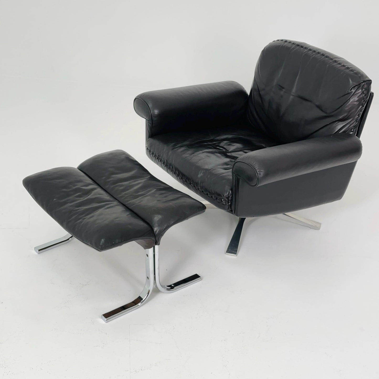 Mid Century De Sede "DS-31" armchair & ottoman in chocolate brown, Switzerland 1970s