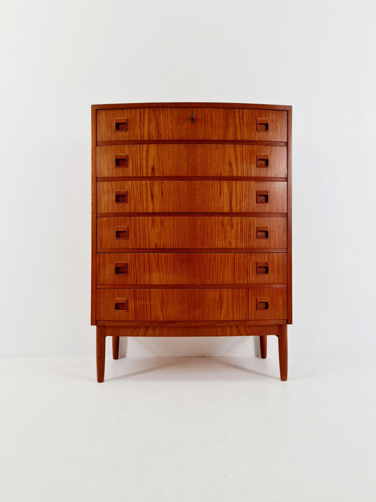 Midcentury Danish teak chest of drawers / drawer dresser / cabinet, 1960s