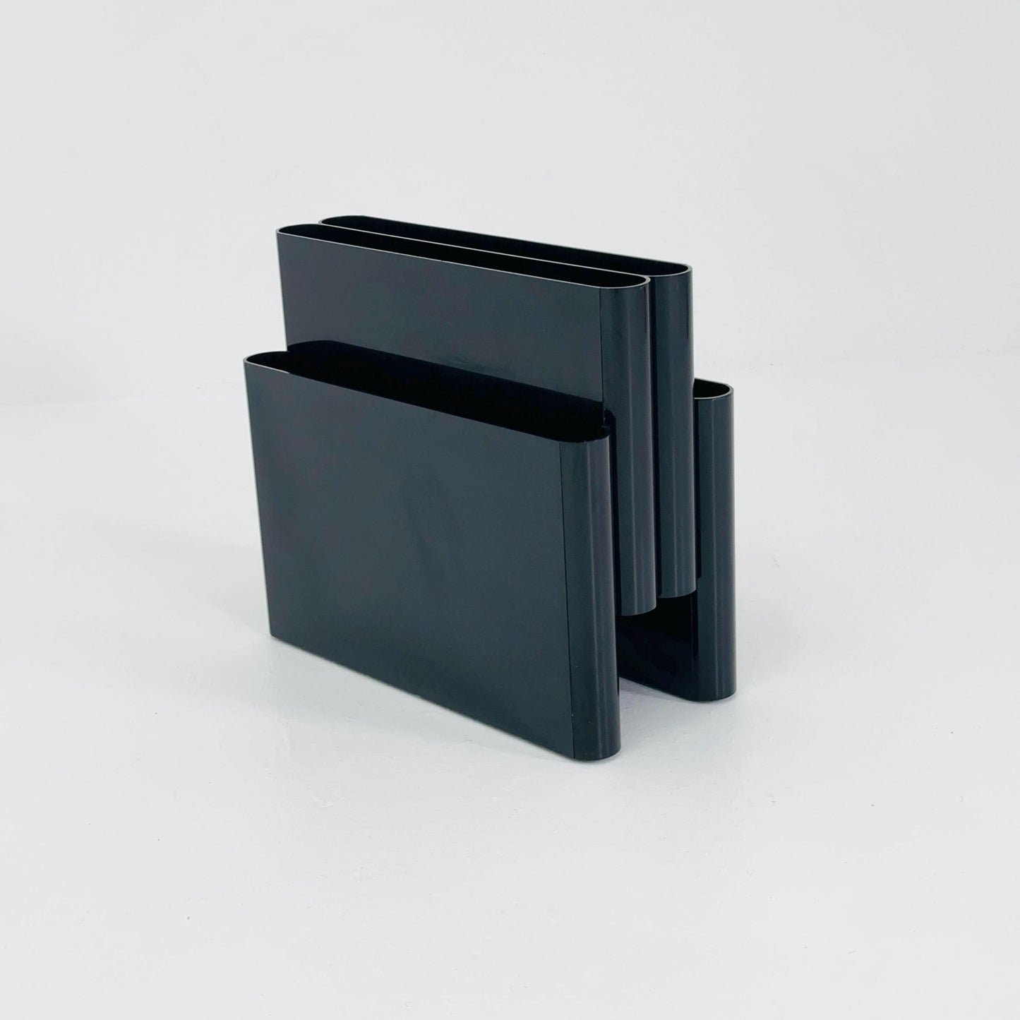 Mid-Century Modern Magazine Rack with 4 Compartments by Giotto Stoppino for Kartell, 1970s model 4676