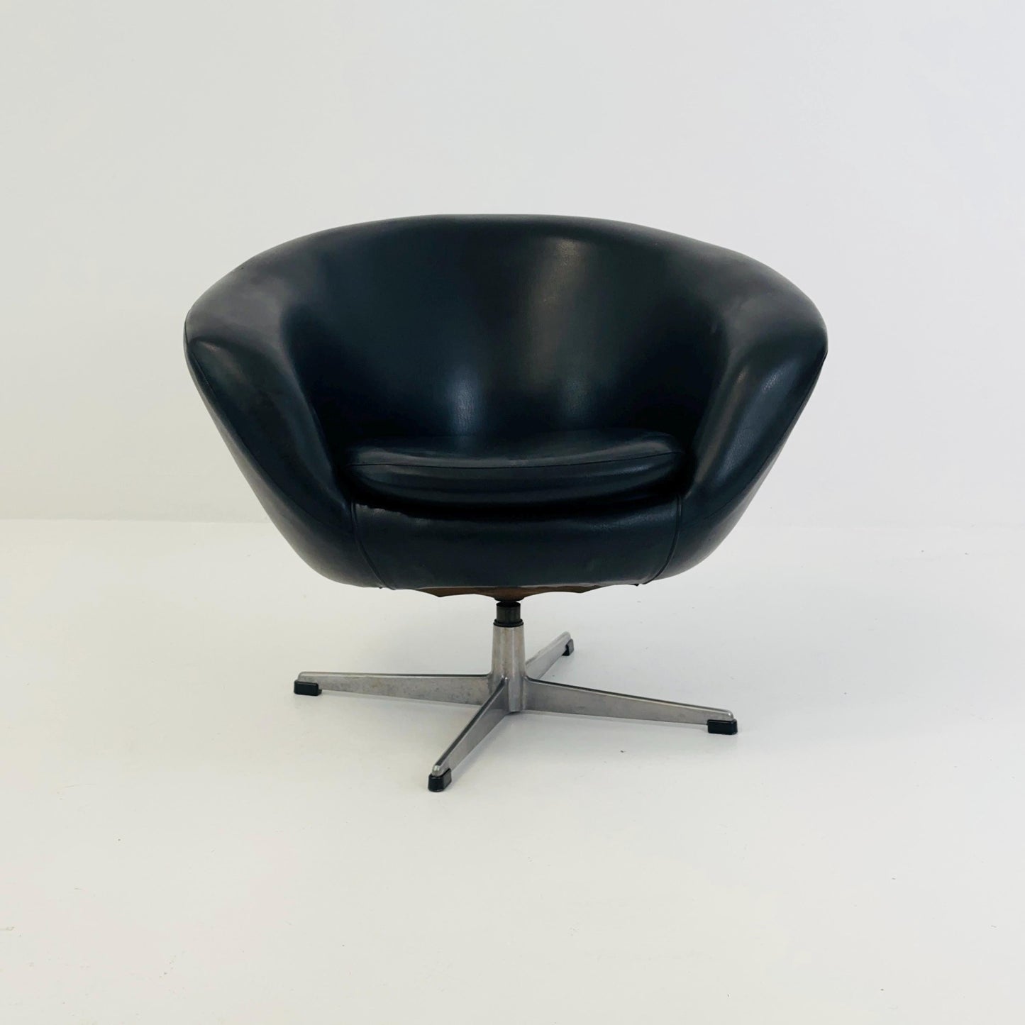 1 of 2 Mid Century Swivel ‘Pod’ Armchair by Overman Sweden, 1960s