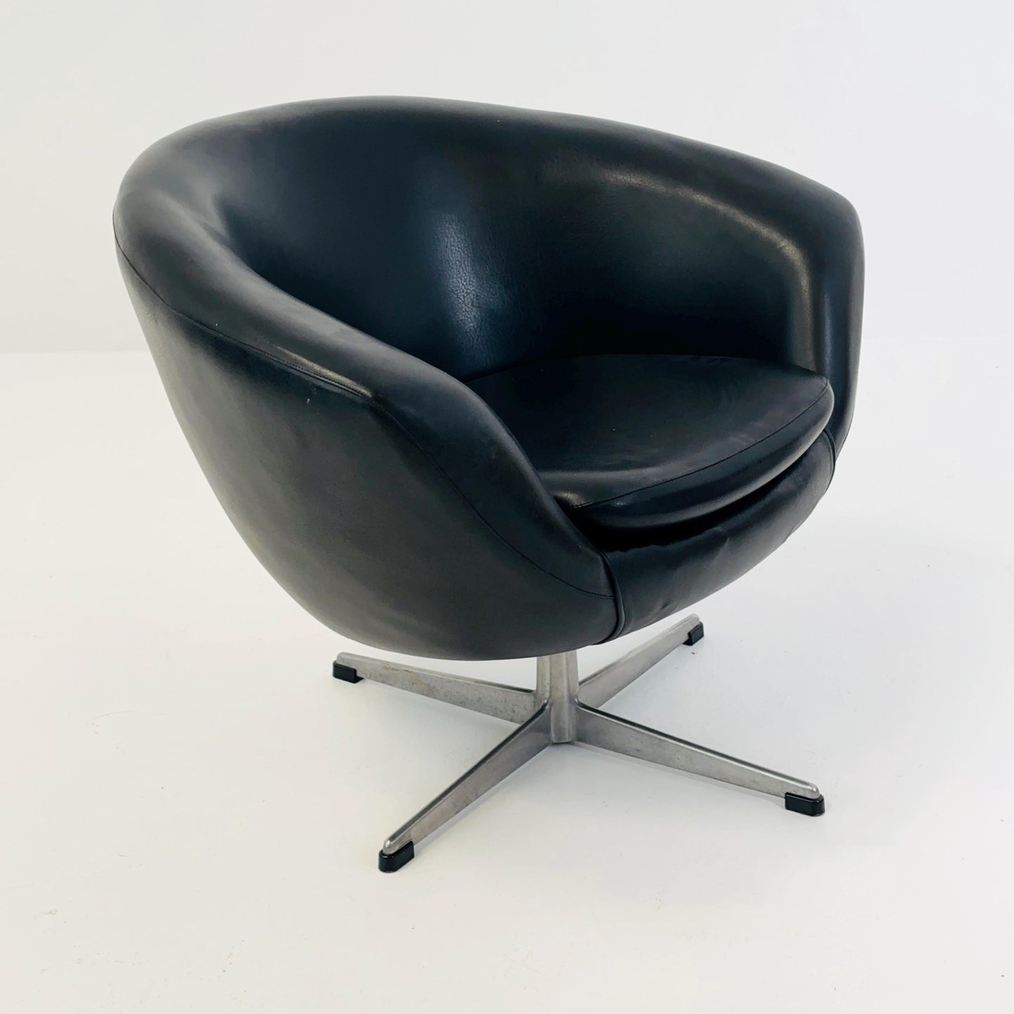 1 of 2 Mid Century Swivel ‘Pod’ Armchair by Overman Sweden, 1960s