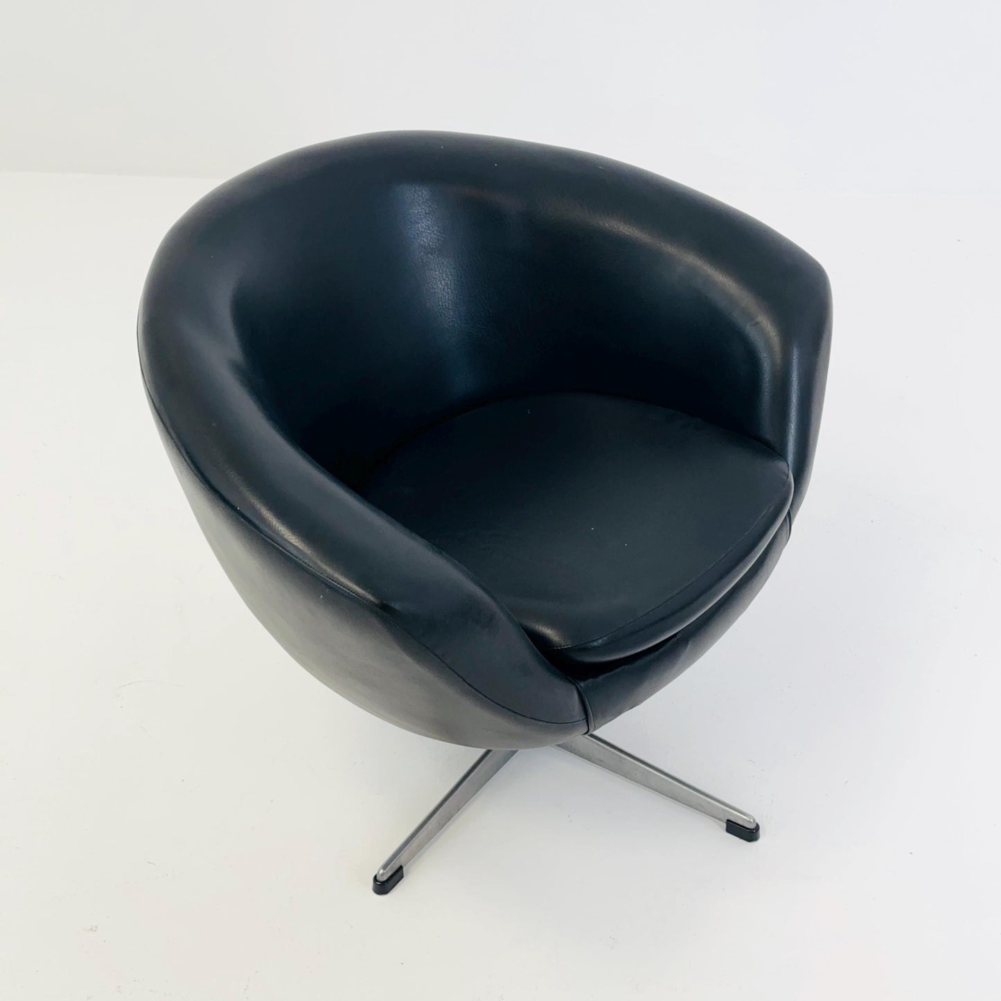 1 of 2 Mid Century Swivel ‘Pod’ Armchair by Overman Sweden, 1960s
