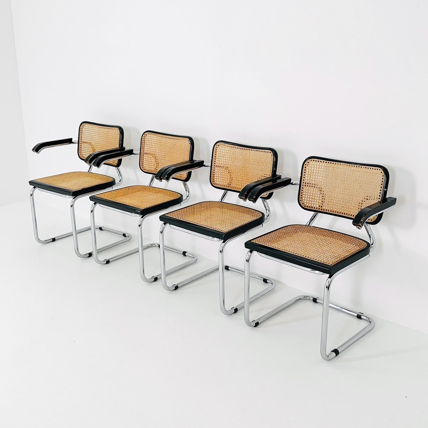 Set of 4 Mid Century s64 Cantilever Cesca Chair by Marcel Breuer / Bauhaus Design / 1980s Italy