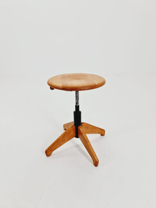 Rare Bauhaus swivel office stool in solid wood By SEDUS 1930s