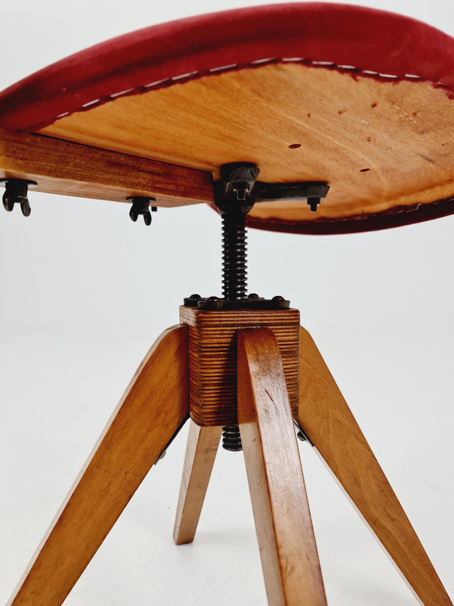 Bauhaus swivel office chair in solid wood By Der FerderDreh 1930s