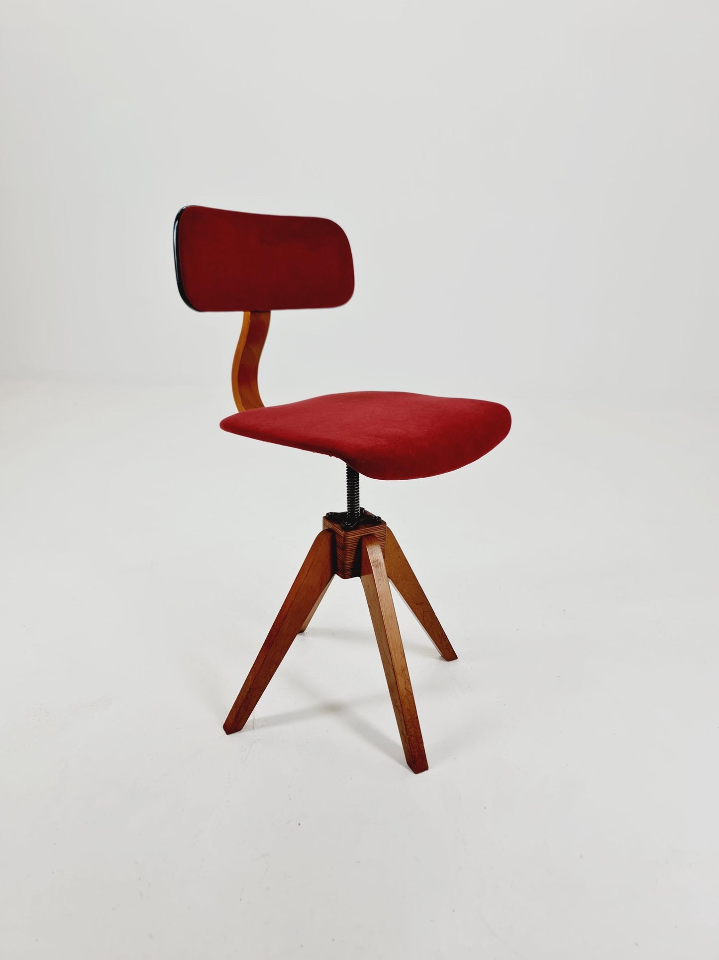 Bauhaus swivel office chair in solid wood By Der FerderDreh 1930s