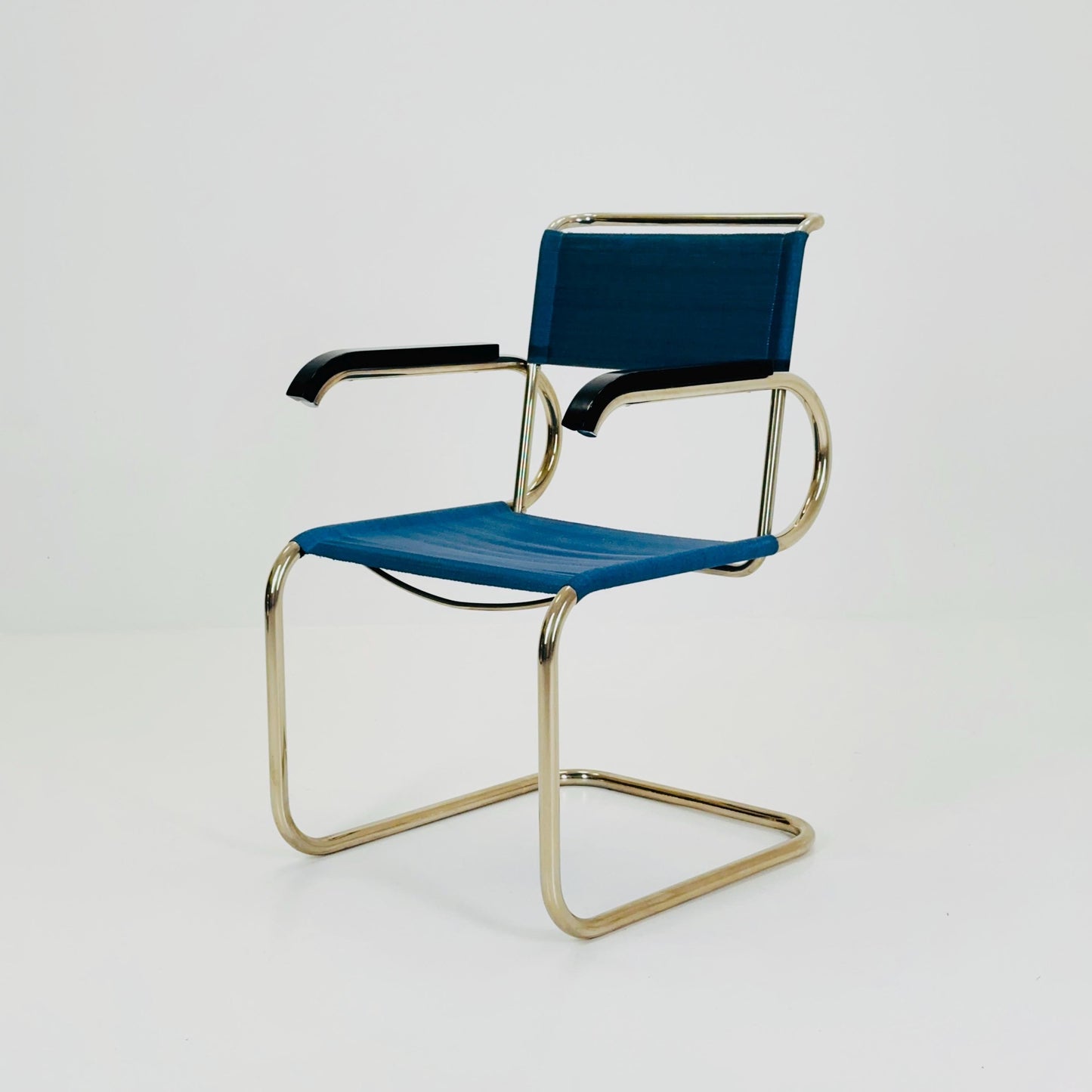 Mid century Cantilever D40 armchair Bauhaus-Gurt - Blau (052) for Marcel Breuer By Tecta Germany 1980s