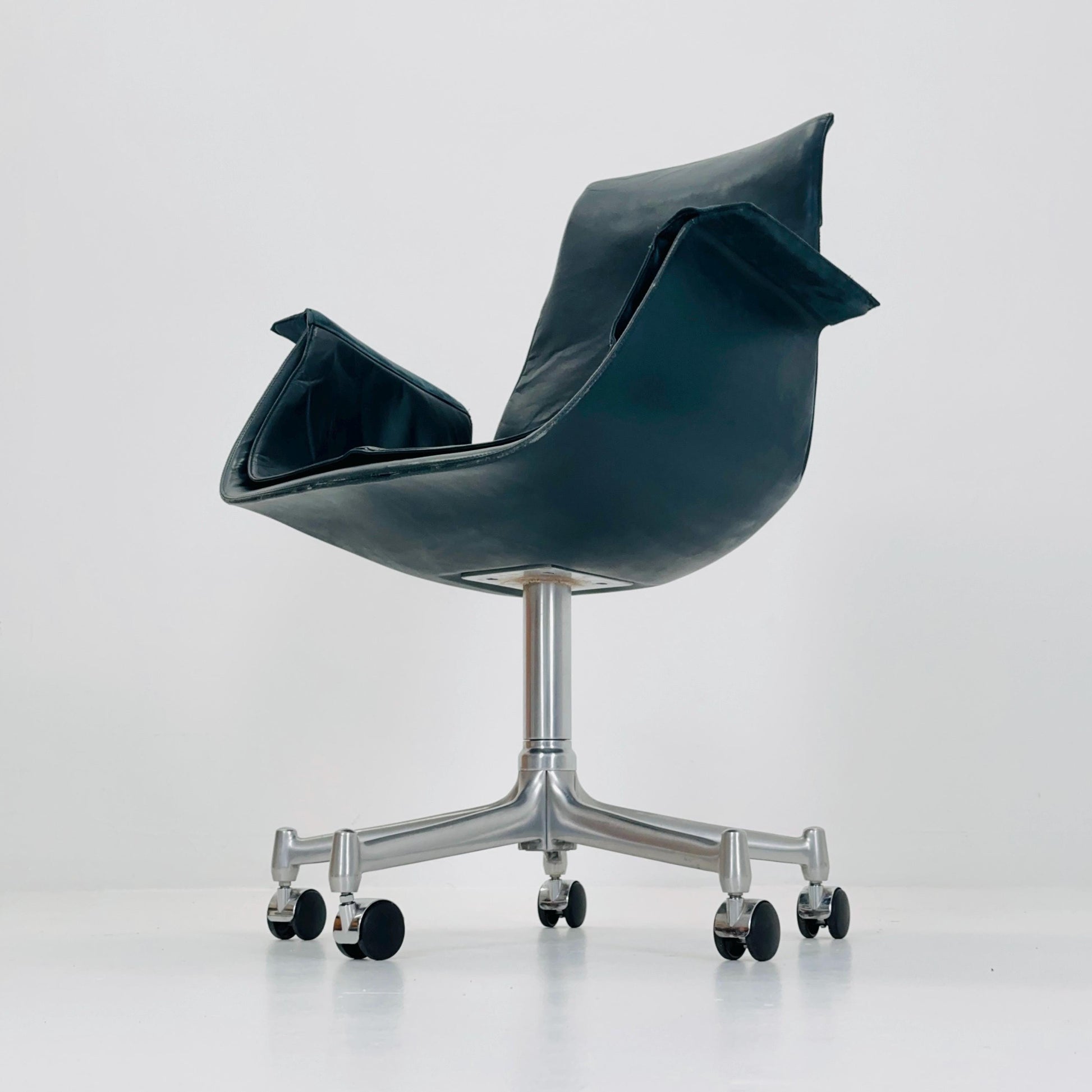 Mid centruy Tulip dark green Desk Chair Modell 6727 by Preben Fabricius & Jørgen Kastholm – for Walter Knoll, 1960s by Kill