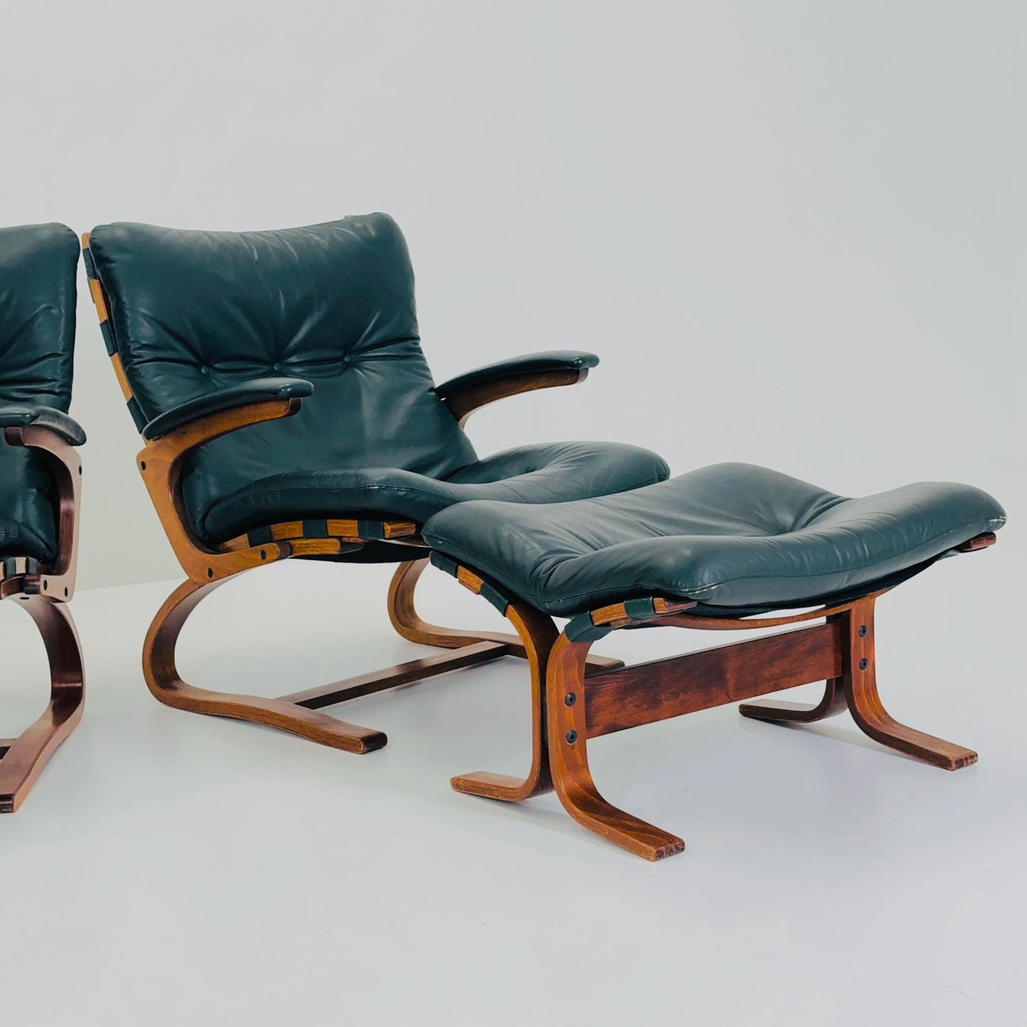 Set of Mid century Kengu Leather Armchairs and ottoman by Elsa & Nordahl Solheim for Rybo Rykken - Norway Scandinavian Design 1960s