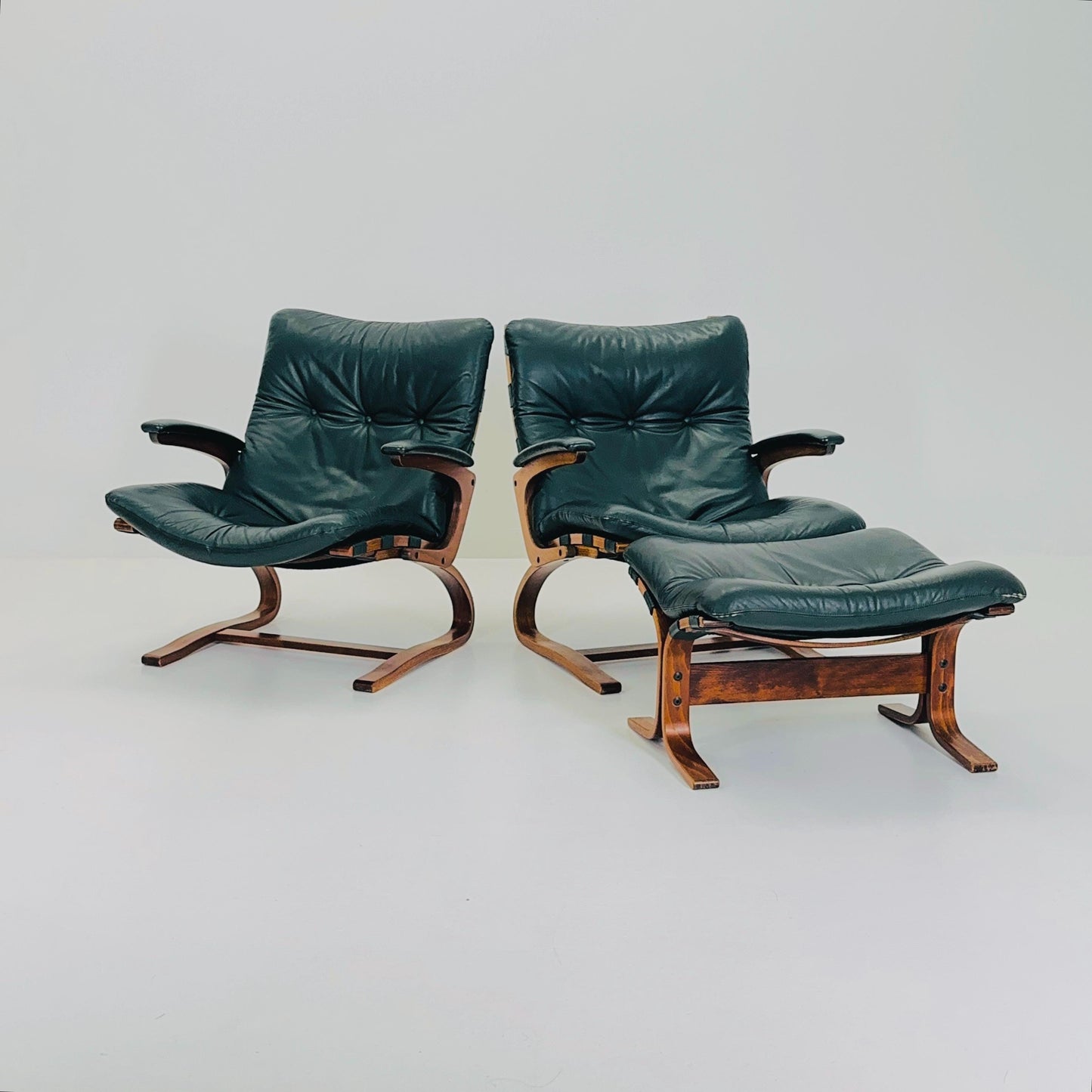 Set of Mid century Kengu Leather Armchairs and ottoman by Elsa & Nordahl Solheim for Rybo Rykken - Norway Scandinavian Design 1960s