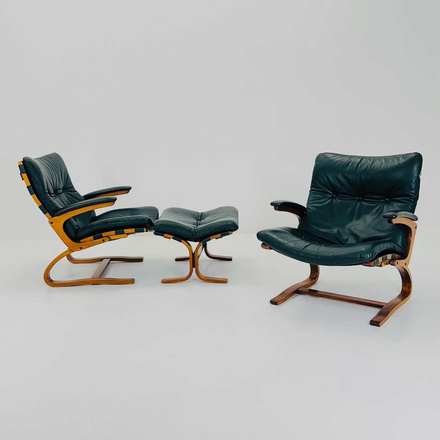 Set of Mid century Kengu Leather Armchairs and ottoman by Elsa & Nordahl Solheim for Rybo Rykken - Norway Scandinavian Design 1960s