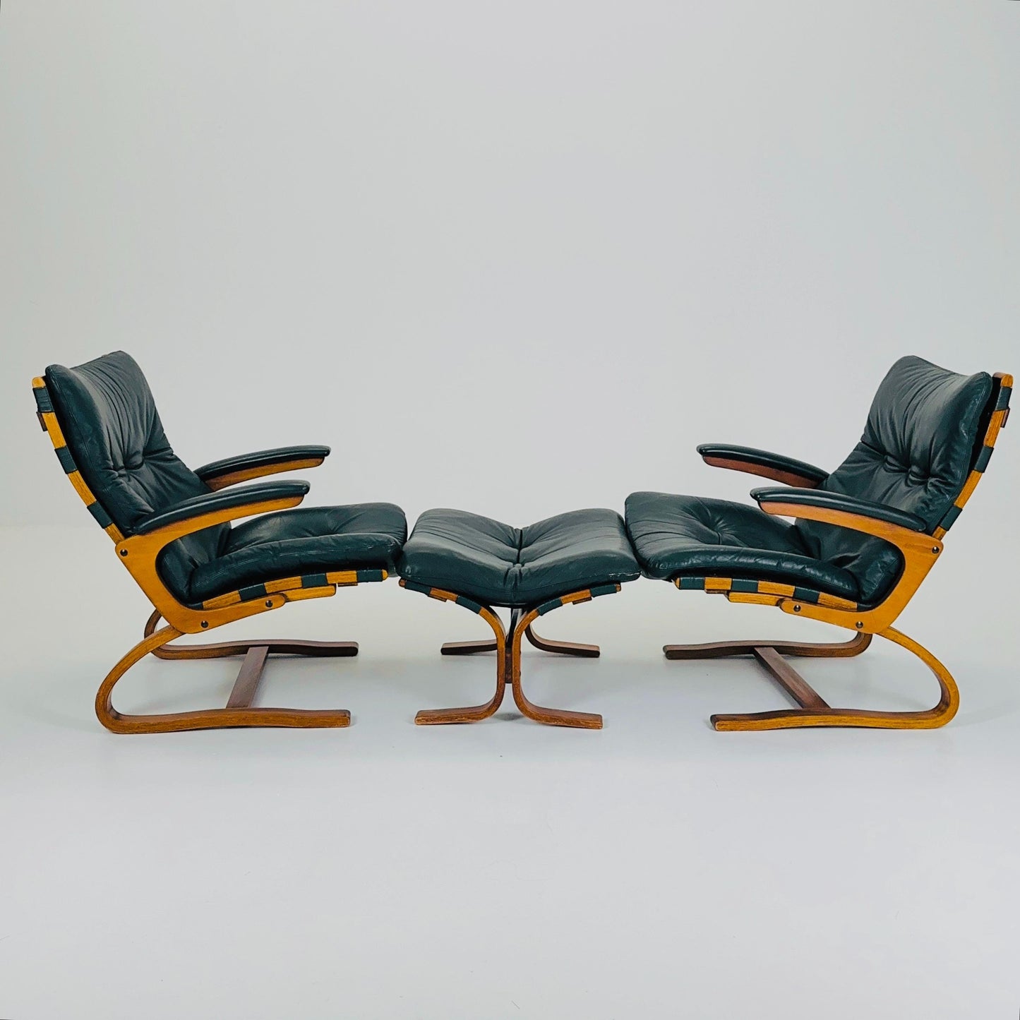 Set of Mid century Kengu Leather Armchairs and ottoman by Elsa & Nordahl Solheim for Rybo Rykken - Norway Scandinavian Design 1960s
