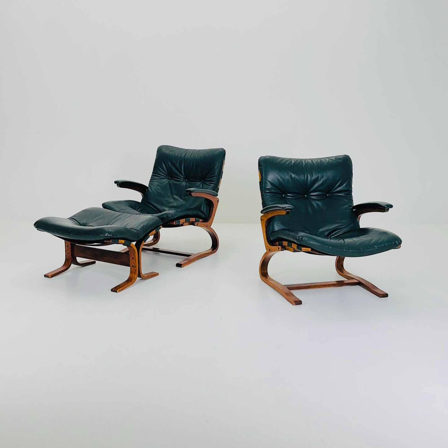 Set of Mid century Kengu Leather Armchairs and ottoman by Elsa & Nordahl Solheim for Rybo Rykken - Norway Scandinavian Design 1960s