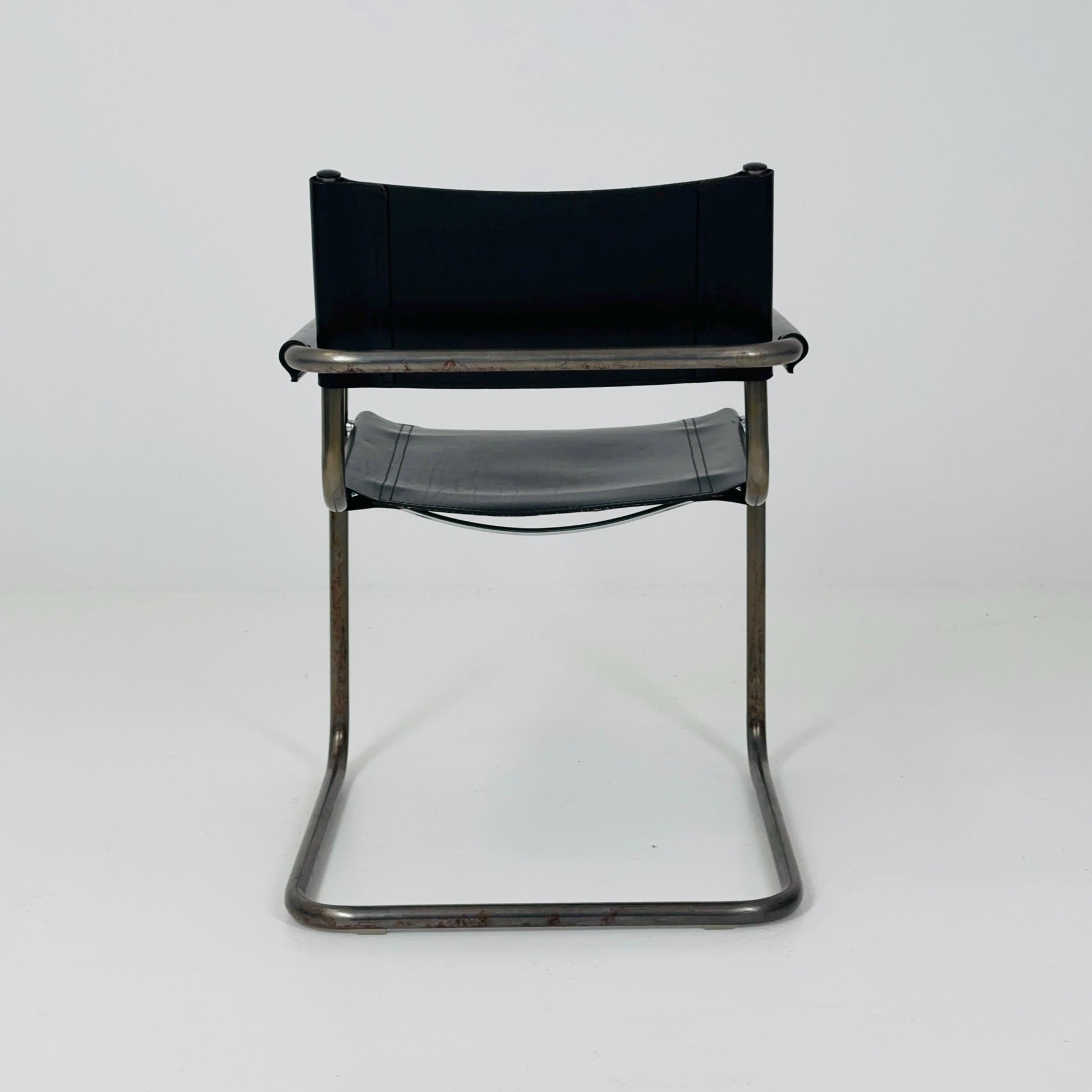 Mid century Bauhaus B34 black leather cantilevered chair by Mart Stam for Jox Interni italy 1980s