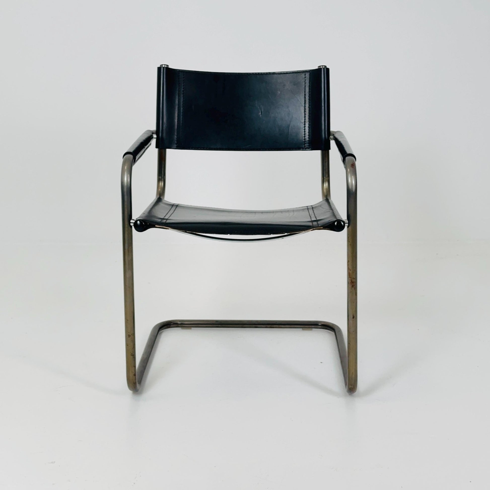 Mid century Bauhaus B34 black leather cantilevered chair by Mart Stam for Jox Interni italy 1980s