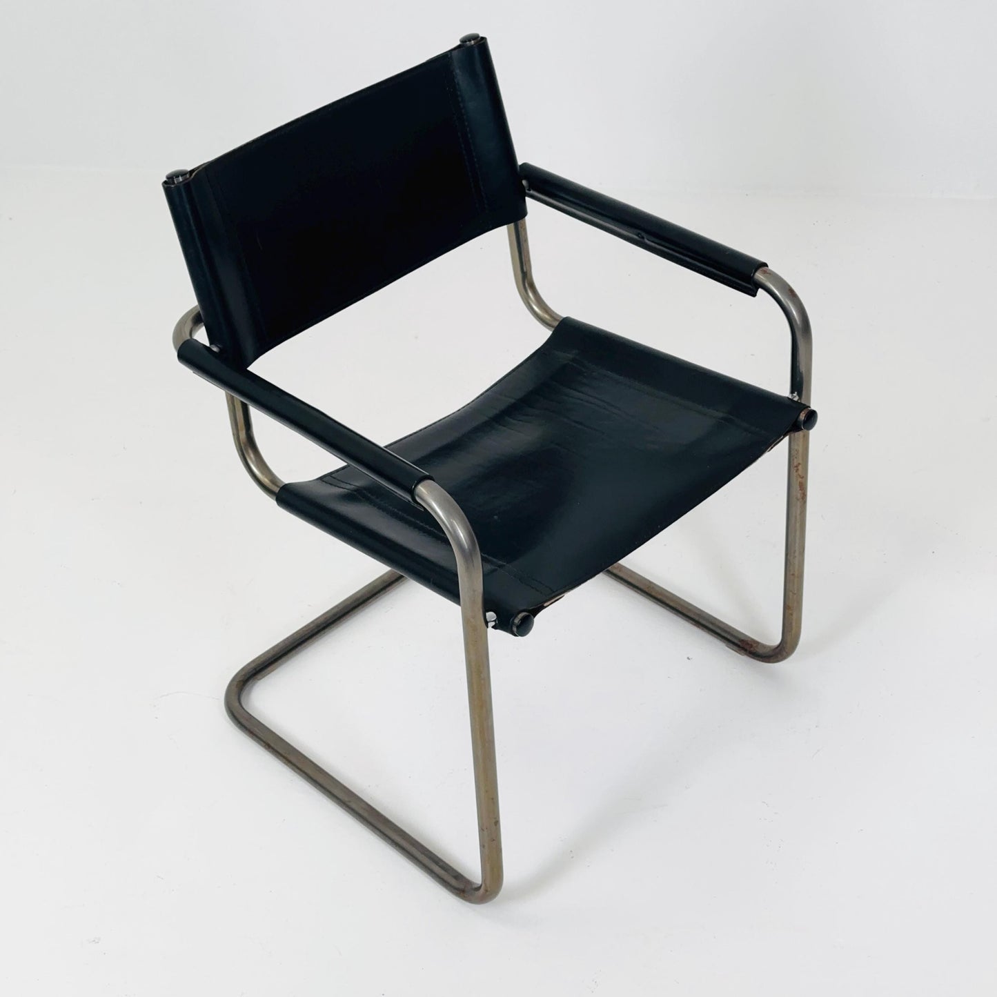 Mid century Bauhaus B34 black leather cantilevered chair by Mart Stam for Jox Interni italy 1980s