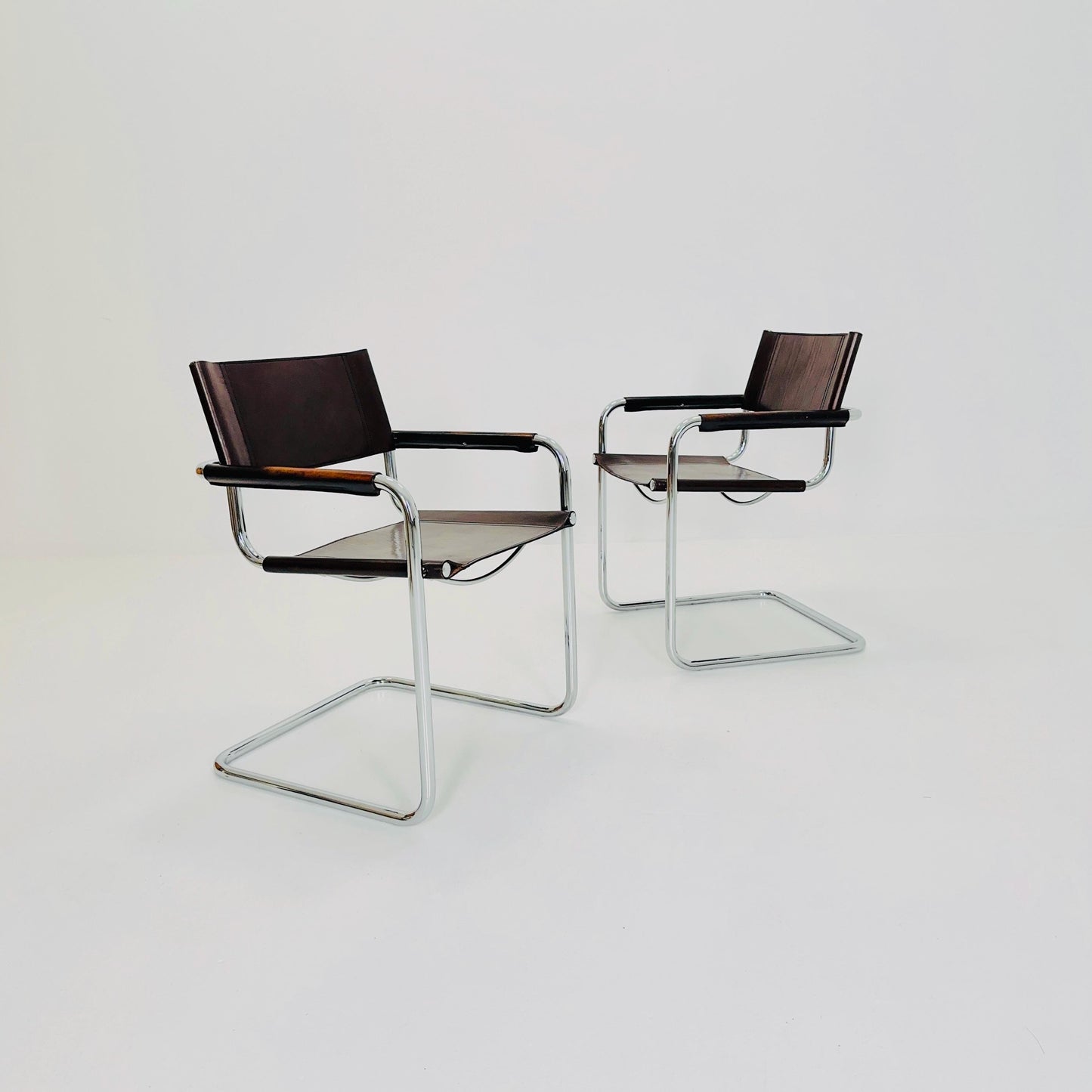 set of 2 Mid century Bauhaus B34 brown leather cantilevered chairs by Mart Stam for Jox Interni italy 1980s