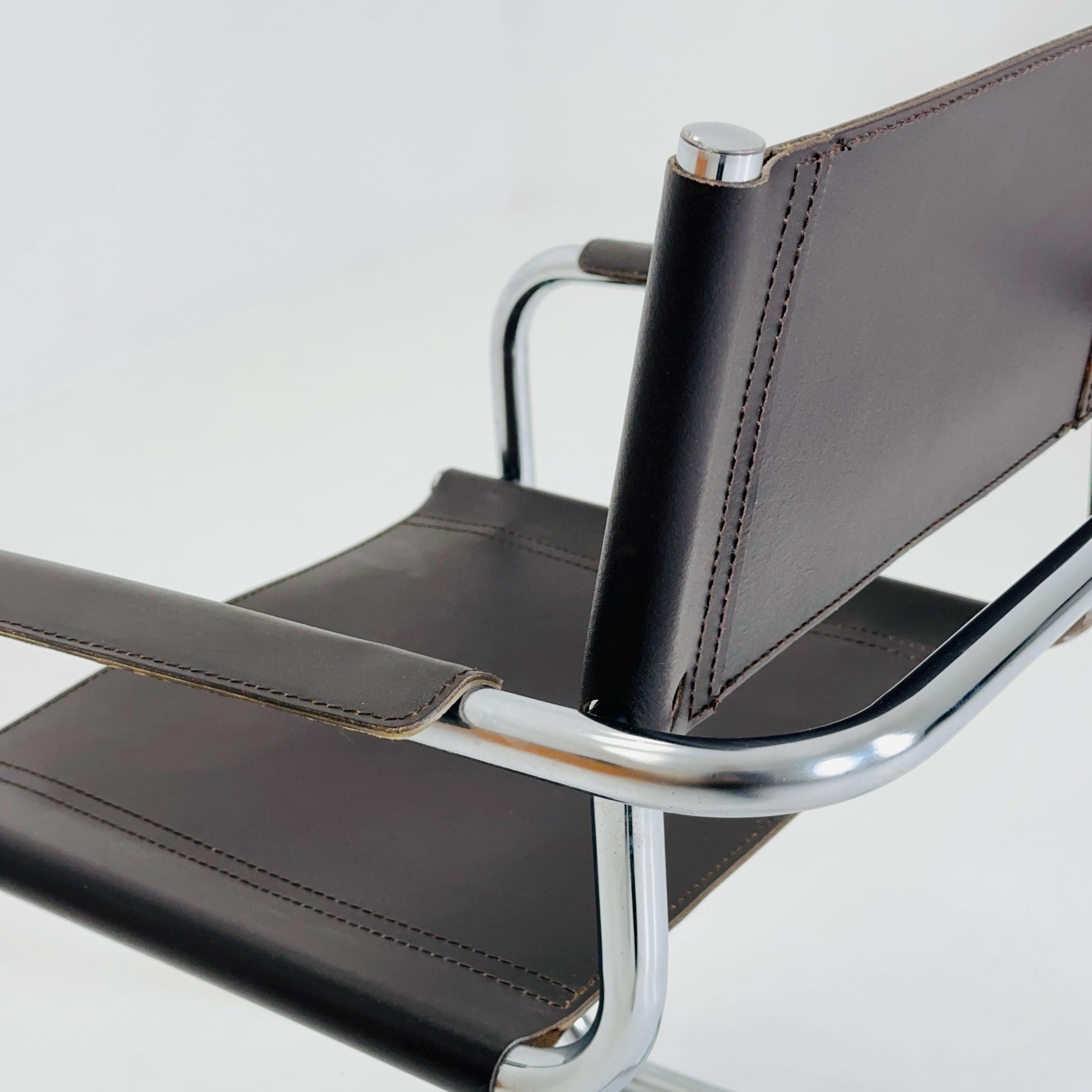 Mid-Century Bauhaus S34 Mart Stam Chocolat Brown armchair Italy, 1980s