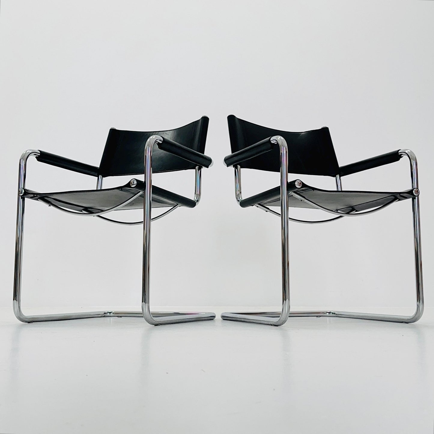 Set of 2 Mid century B34 Matteo Grassi Mg5 black leather cantilever chairs by Mart Stam italy 1980s
