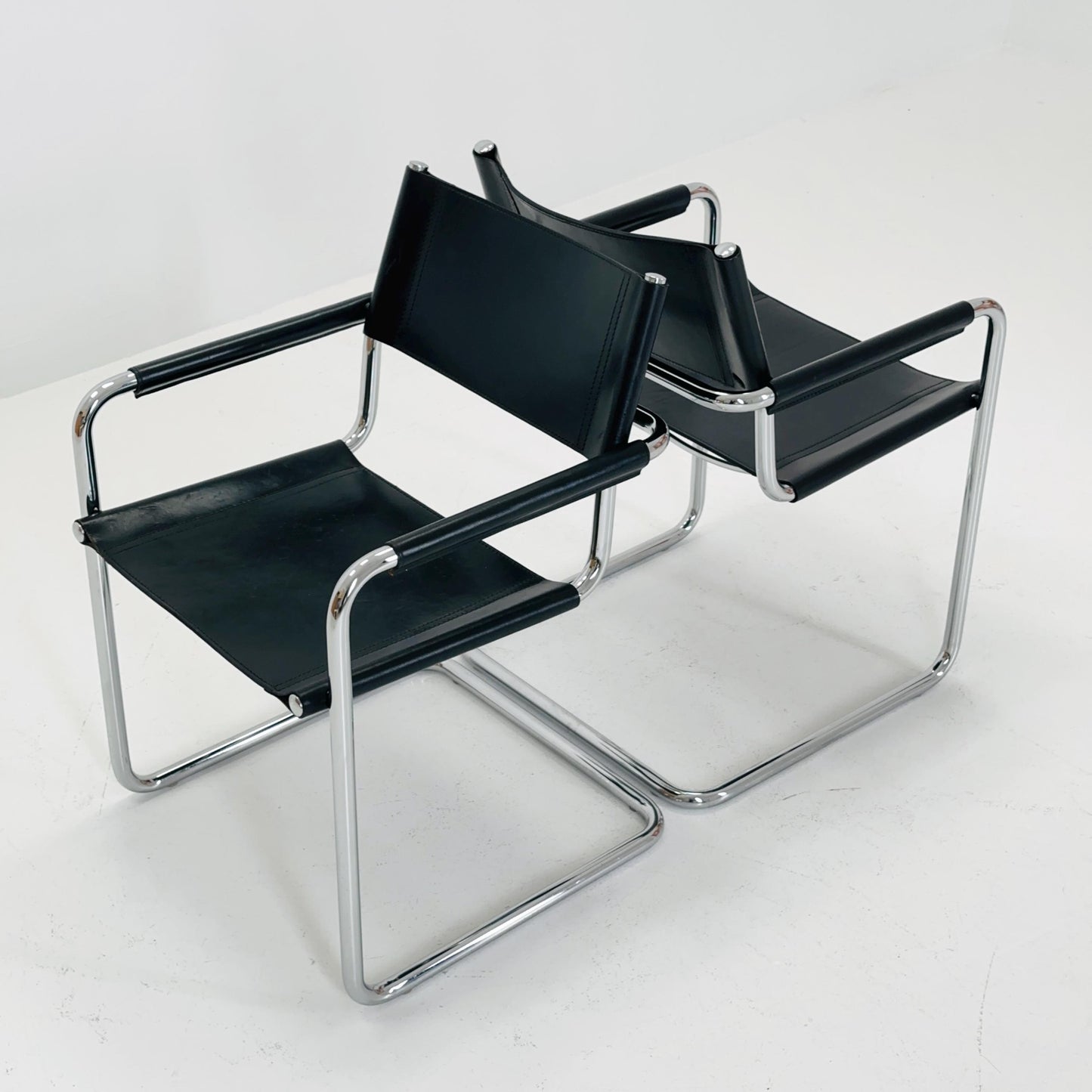Set of 2 Mid century B34 Matteo Grassi Mg5 black leather cantilever chairs by Mart Stam italy 1980s