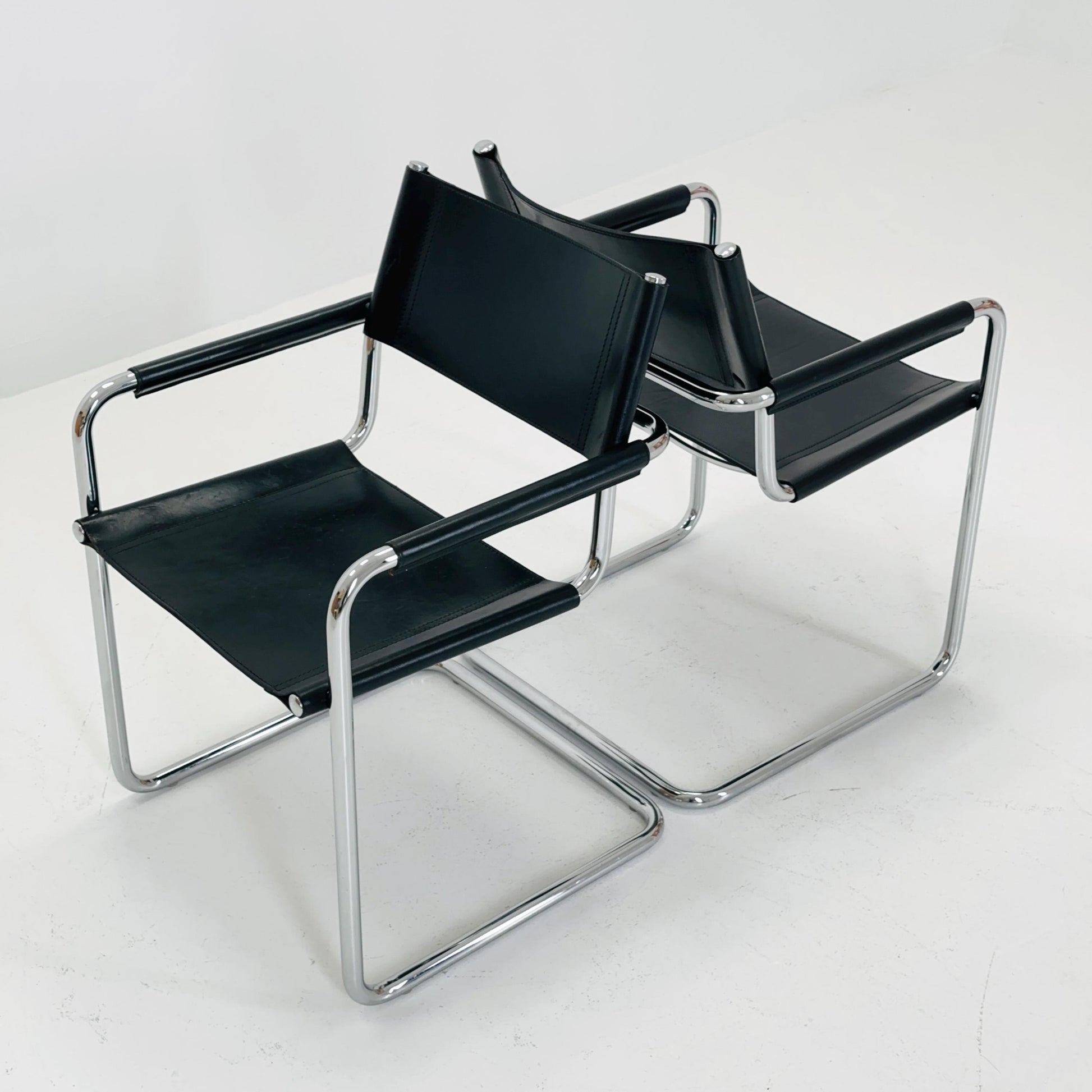 Set of 2 Mid century B34 Matteo Grassi Mg5 black leather cantilever chairs by Mart Stam italy 1980s