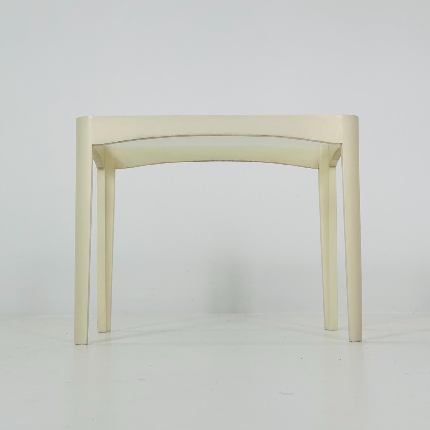 Mid century Space Age white side Table by Peter Ghyczy for Horn Germany , 1970s