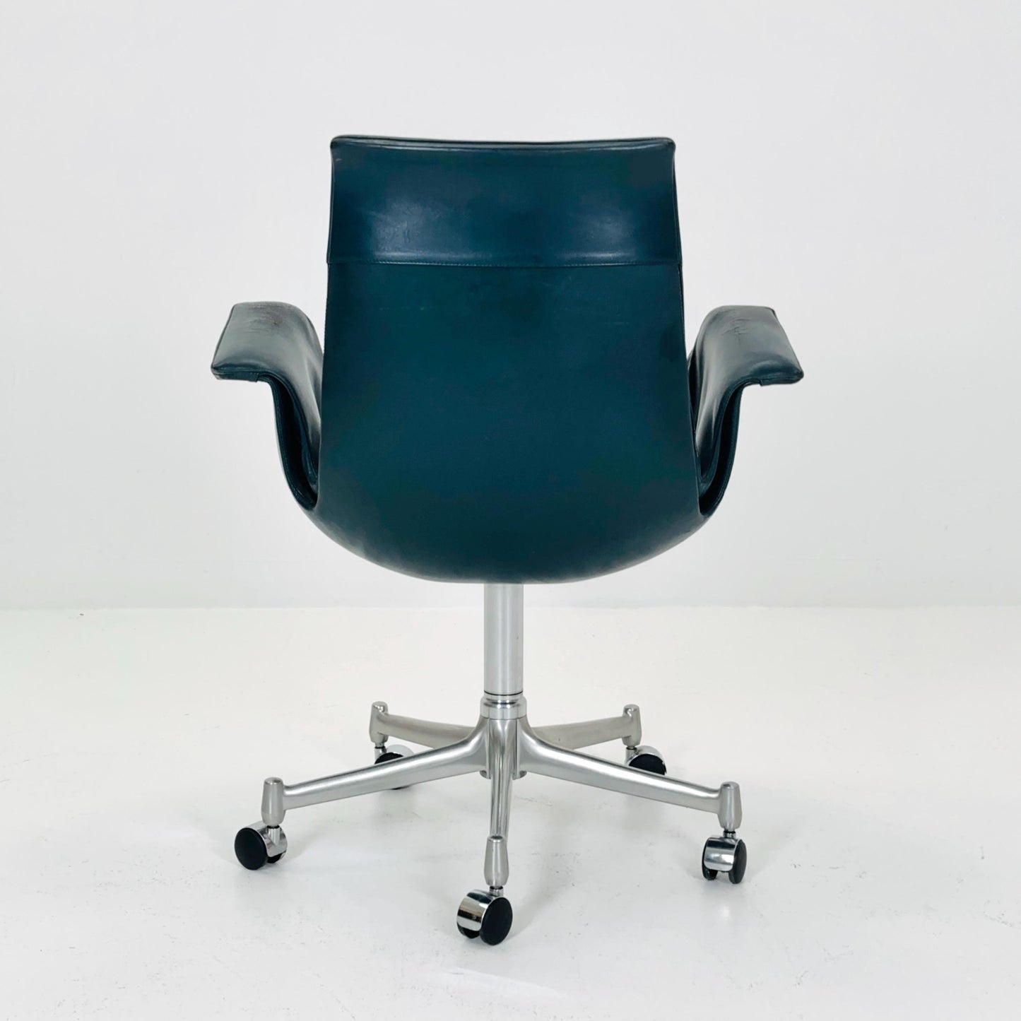 Mid centruy Tulip dark green Desk Chair Modell 6727 by Preben Fabricius & Jørgen Kastholm – for Walter Knoll, 1960s by Kill