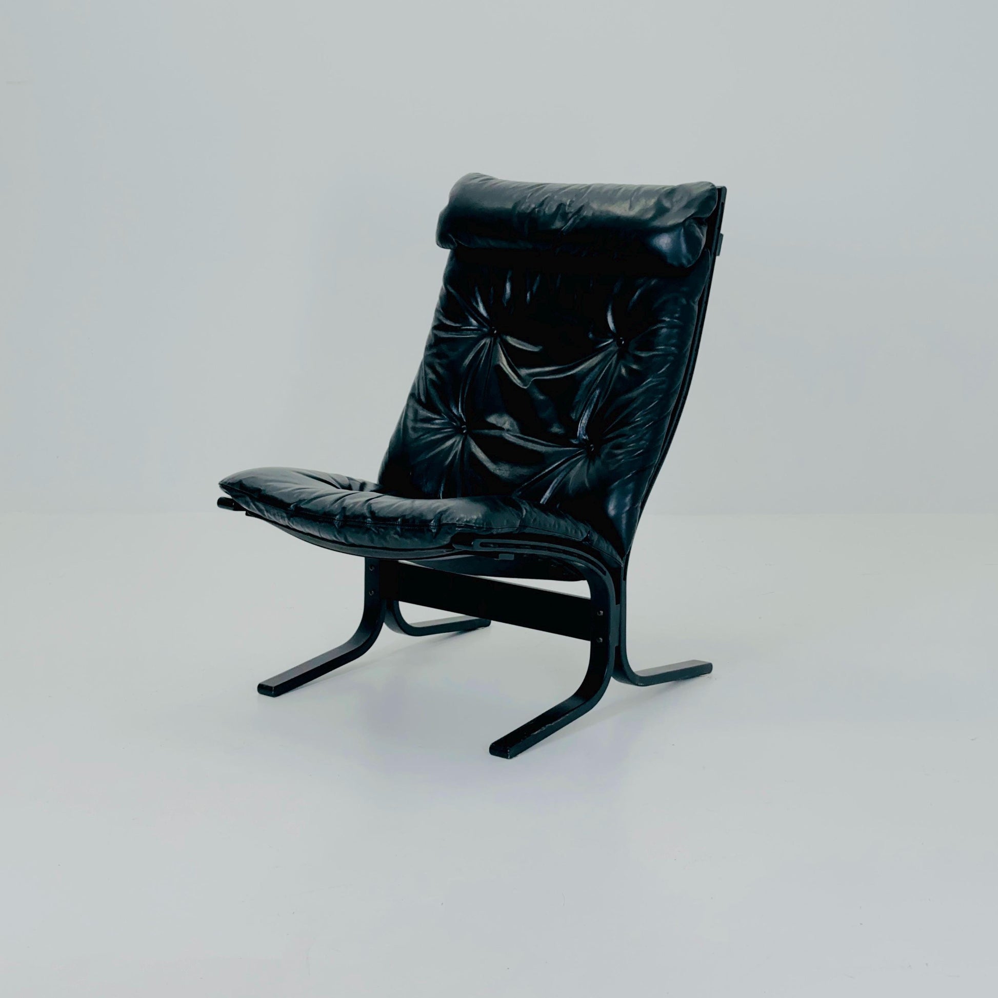 Mid Century “Siesta” Armchair by Ingmar Relling, Westnofa Furniture, Norway — Full Black Edition, Leather & Wooden Frame, 1960s
