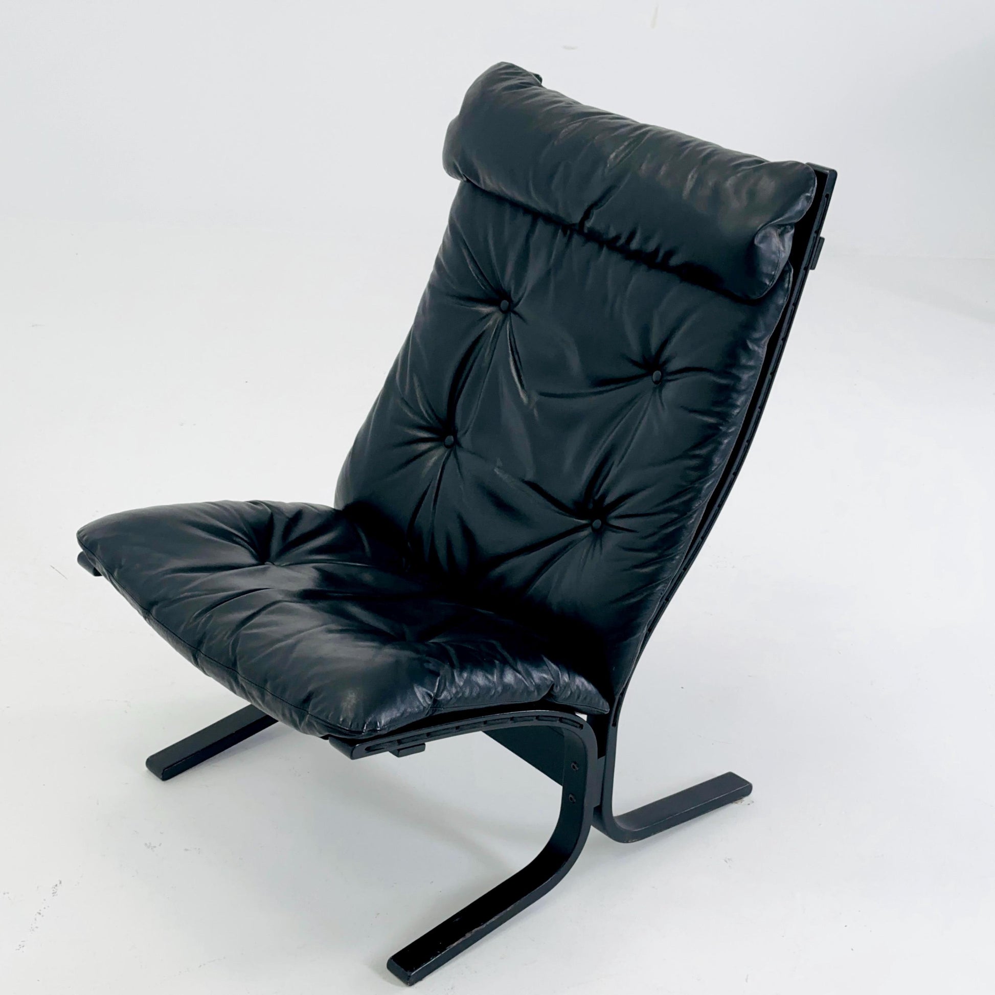 Mid Century “Siesta” Armchair by Ingmar Relling, Westnofa Furniture, Norway — Full Black Edition, Leather & Wooden Frame, 1960s