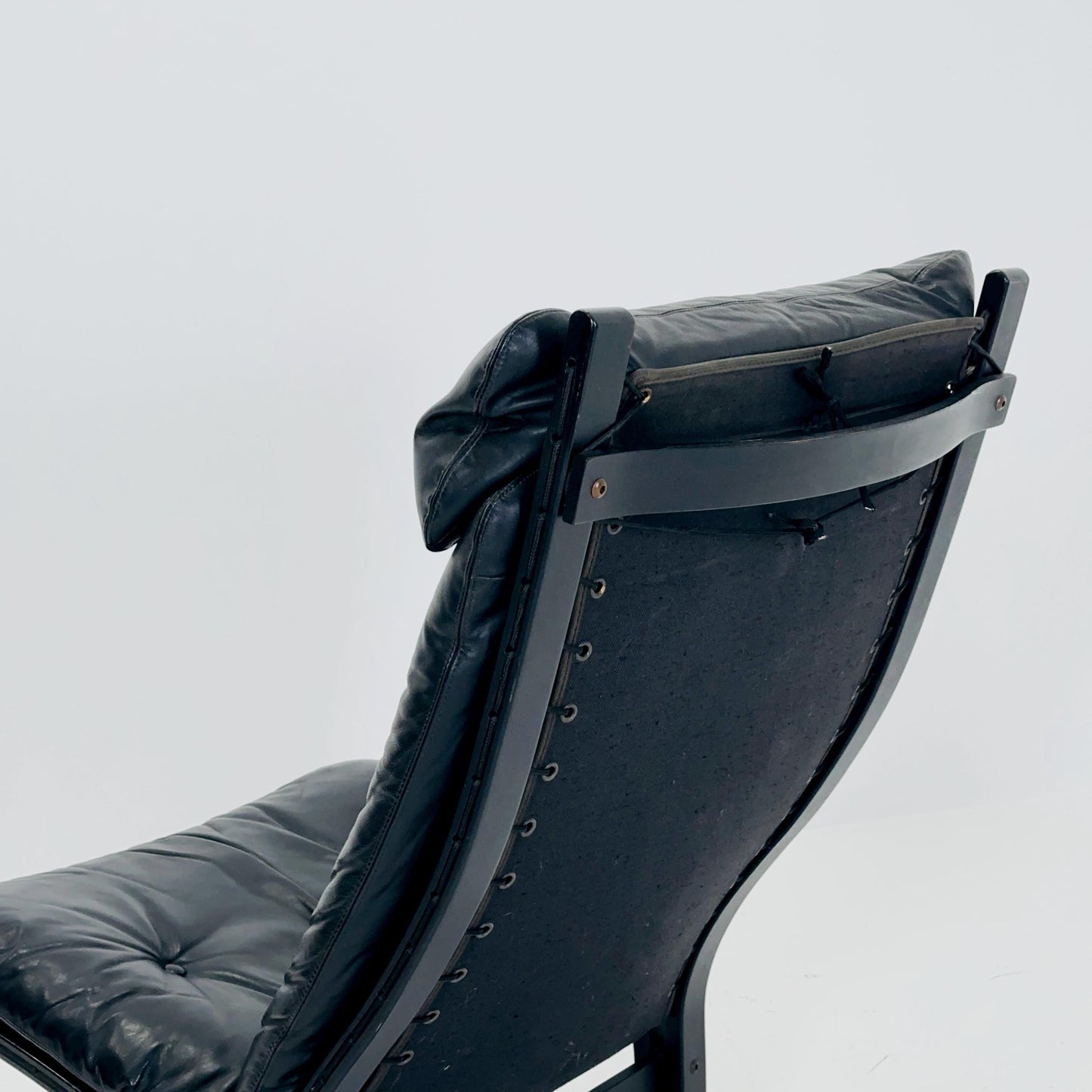 Set of 2 Mid Century “Siesta” lounge chair by Ingmar Relling, Westnofa Furniture, Norway — Full Black Edition, Leather & Wooden Frame, 1960s