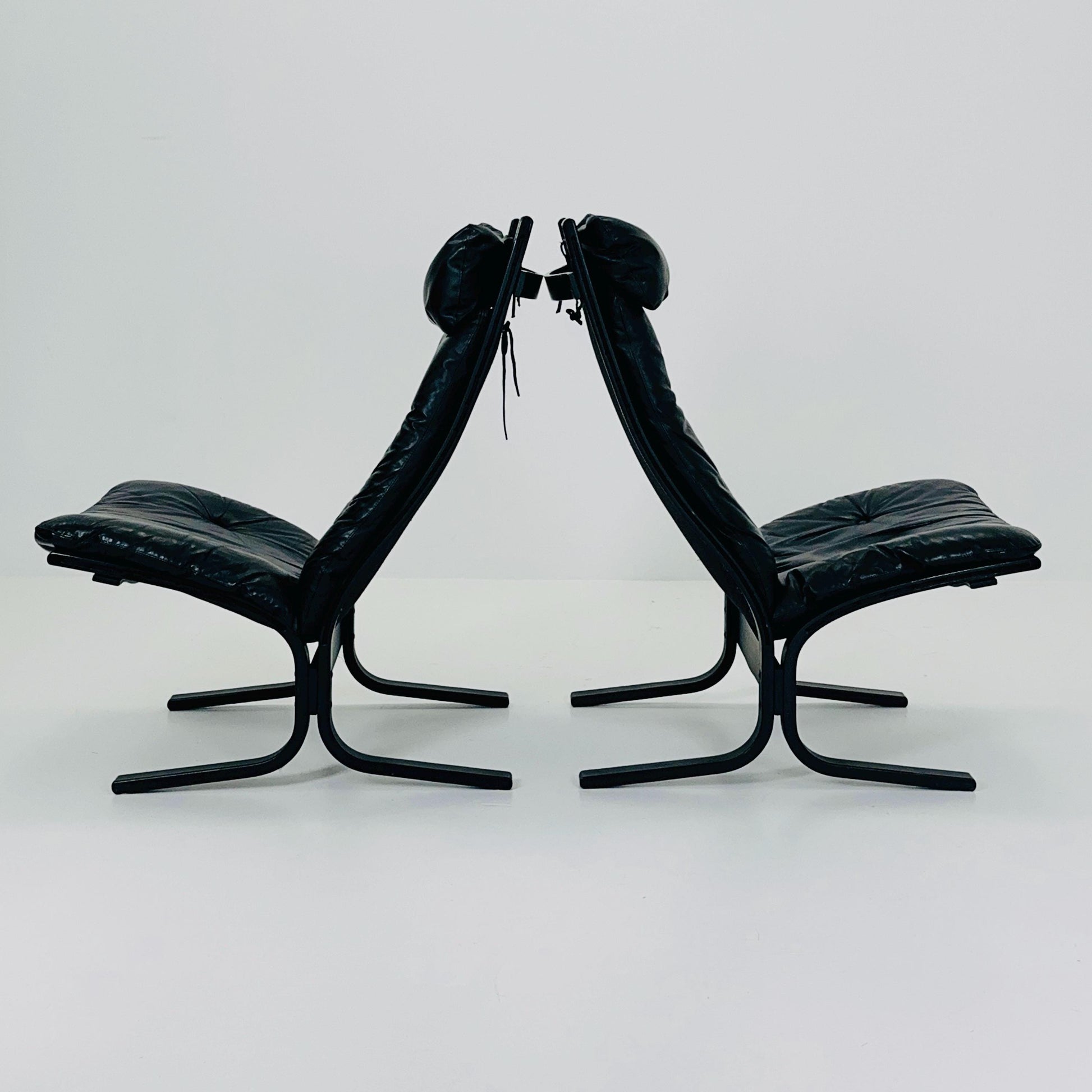 Set of 4 Mid Century “Siesta” lounge chair by Ingmar Relling, Westnofa Furniture, Norway — Full Black Edition, Leather & Wooden Frame, 1960s