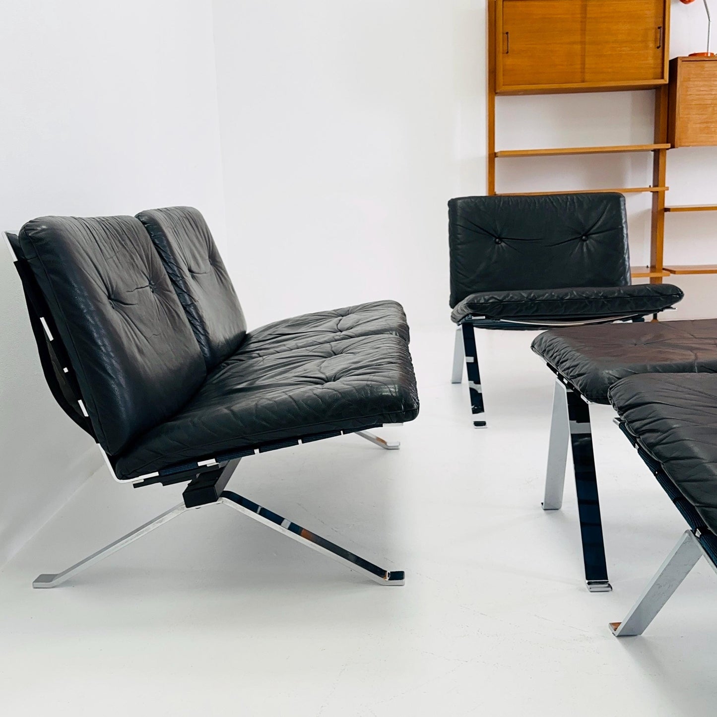 Set of 4 items Mid century leather lounge Euro lounge chairs by Hans Eichenberger for Girsberger - 1960s Switzerland