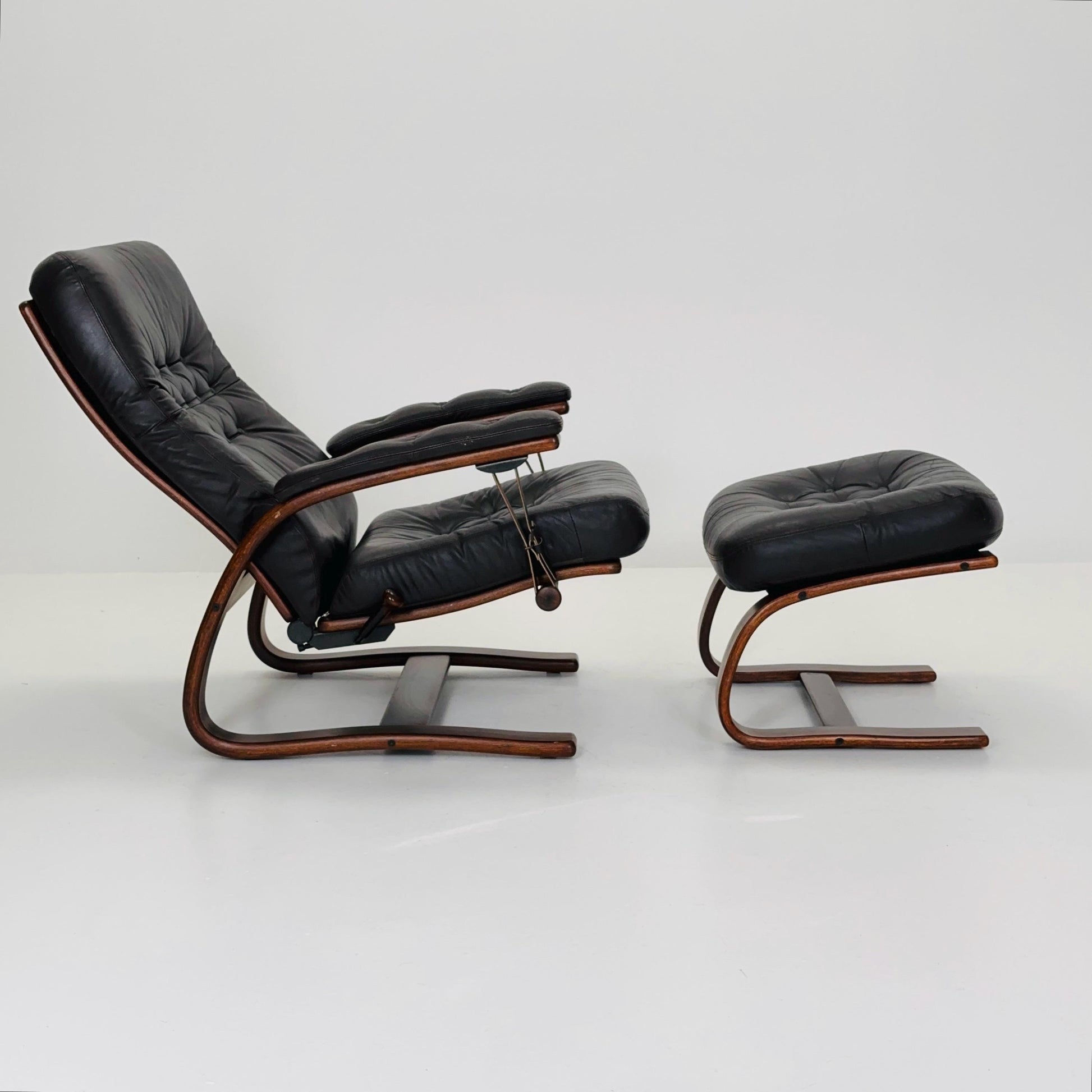 Mid-Century “Panter” Brown Leather Lounge Chair with Ottoman by Arnt Lande for Westnofa, Norway, 1970s