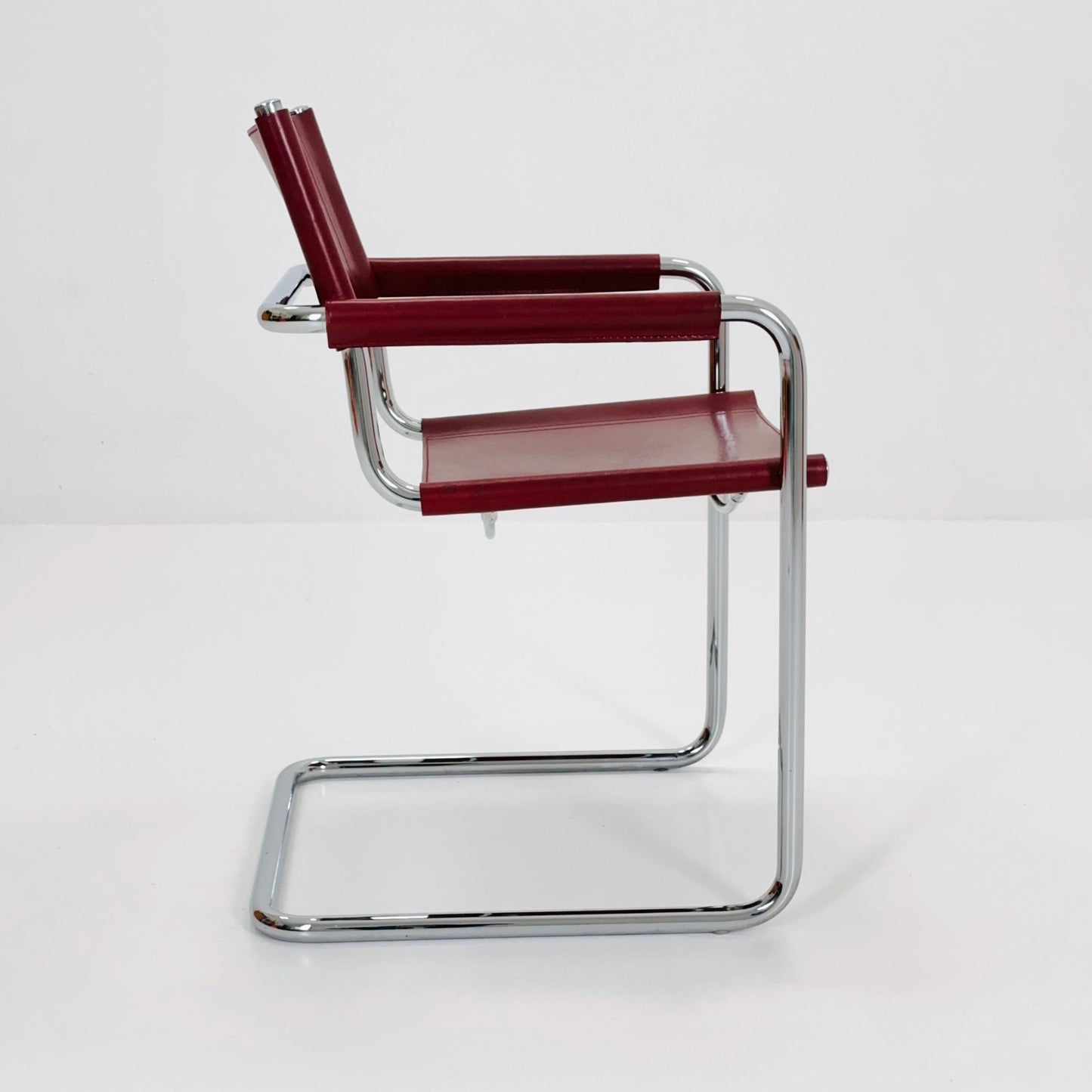 Mid century Bauhaus Matteo Grassi Mg5 wine red leather cantilever armchair by Mart Stam italy 1980s