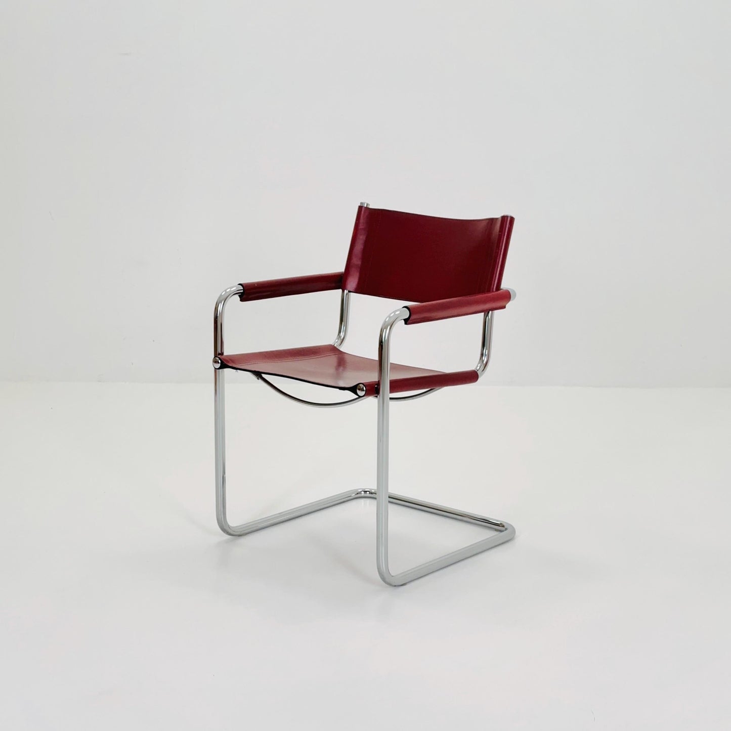 Mid century Bauhaus Matteo Grassi Mg5 wine red leather cantilever armchair by Mart Stam italy 1980s